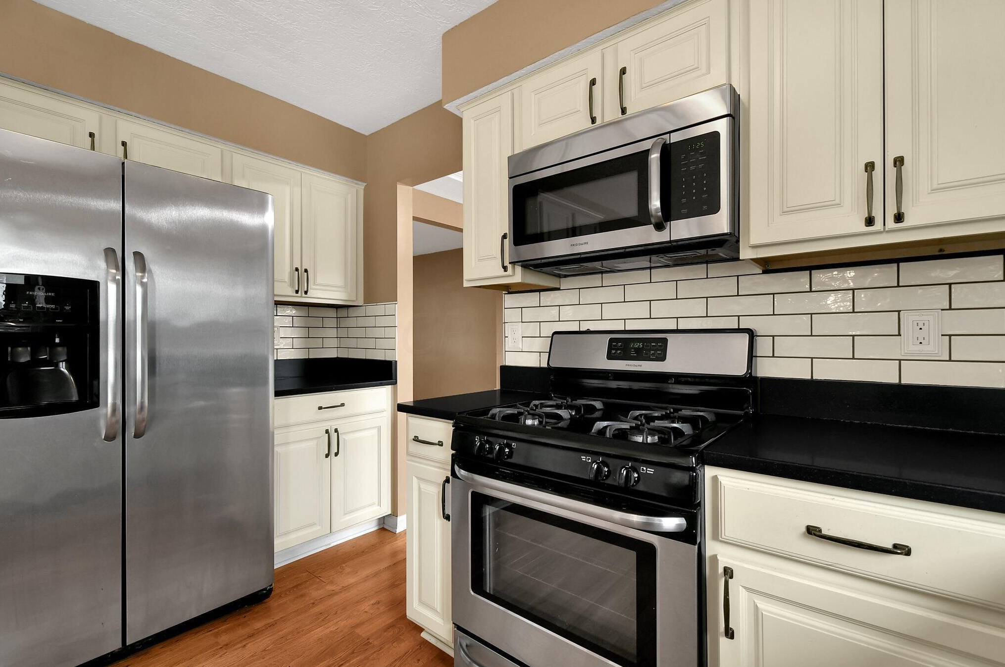 5581 Swingley Dr, Columbus OH  43230-6308 exterior