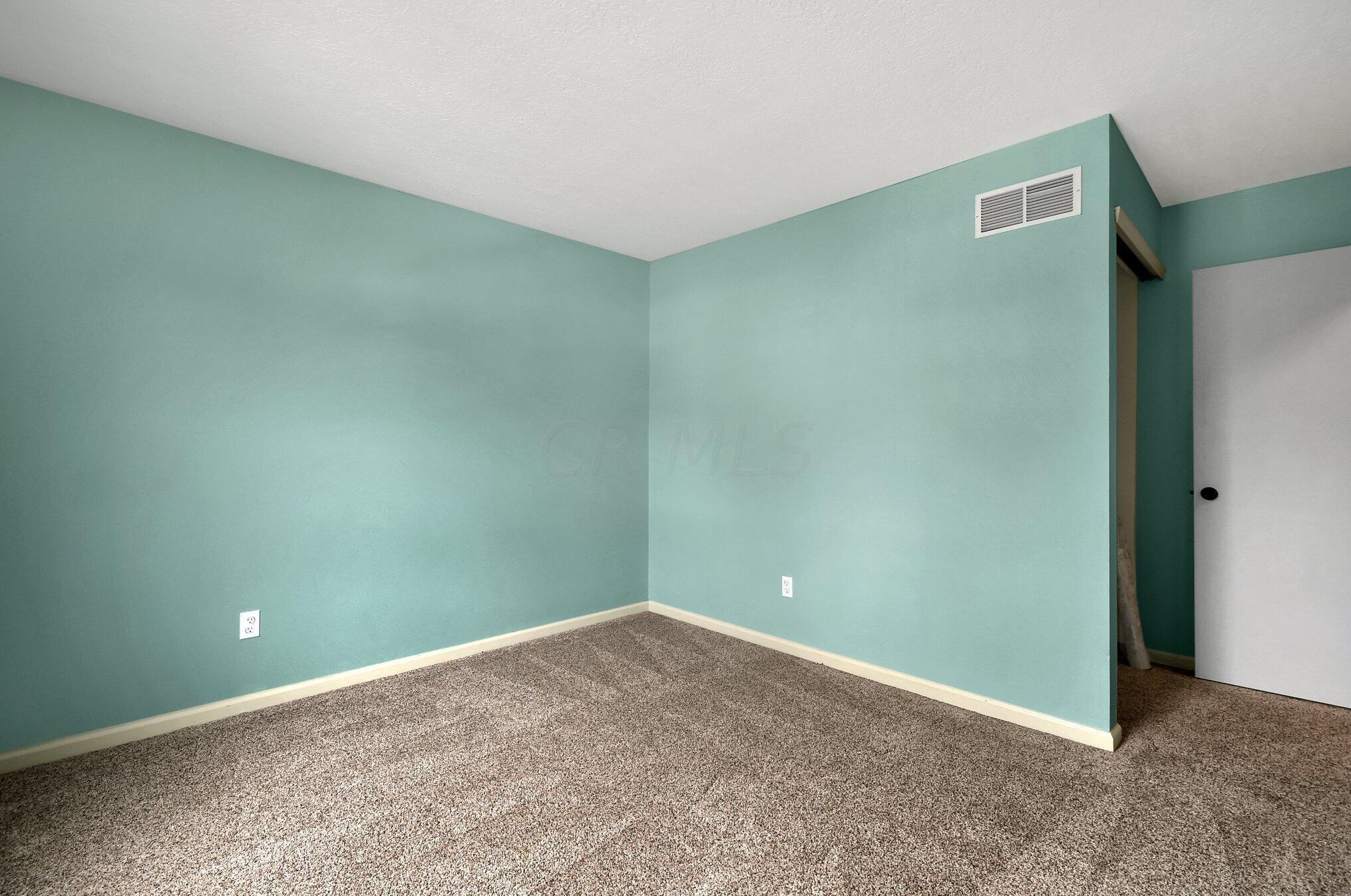 5581 Swingley Dr, Columbus OH  43230-6308 exterior