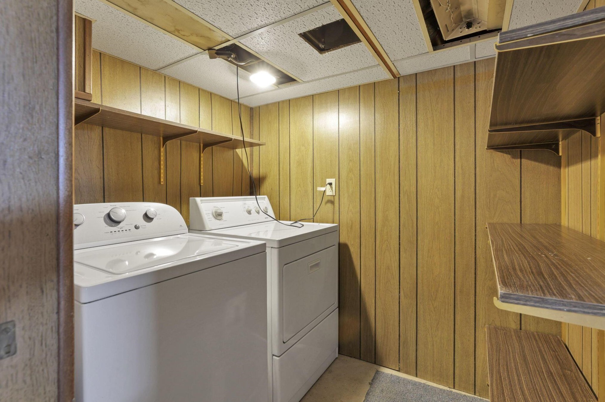 4001 National Rd, Hebron OH  43025-9547 exterior