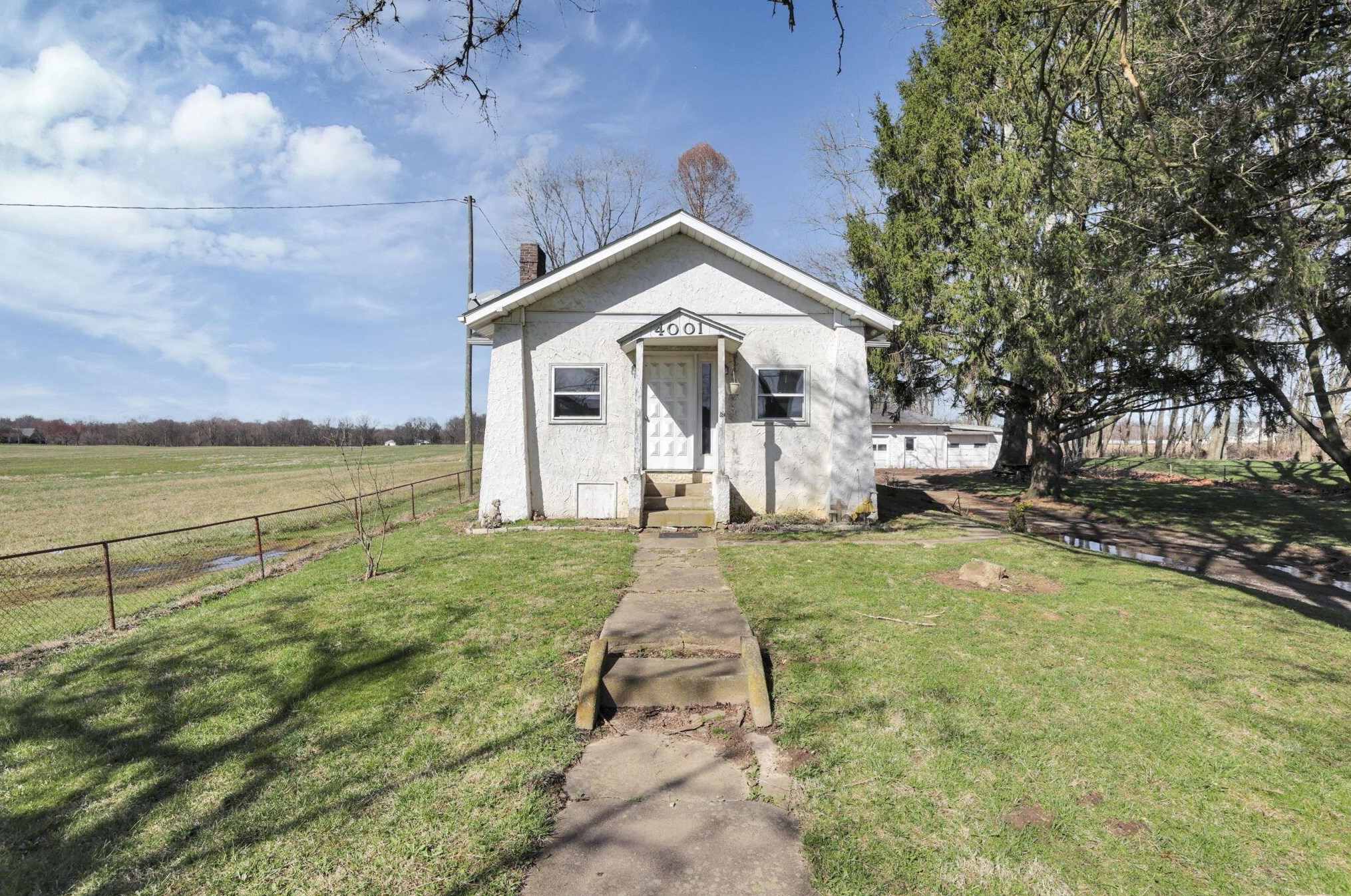 4001 National Rd, Hebron OH  43025-9547 exterior