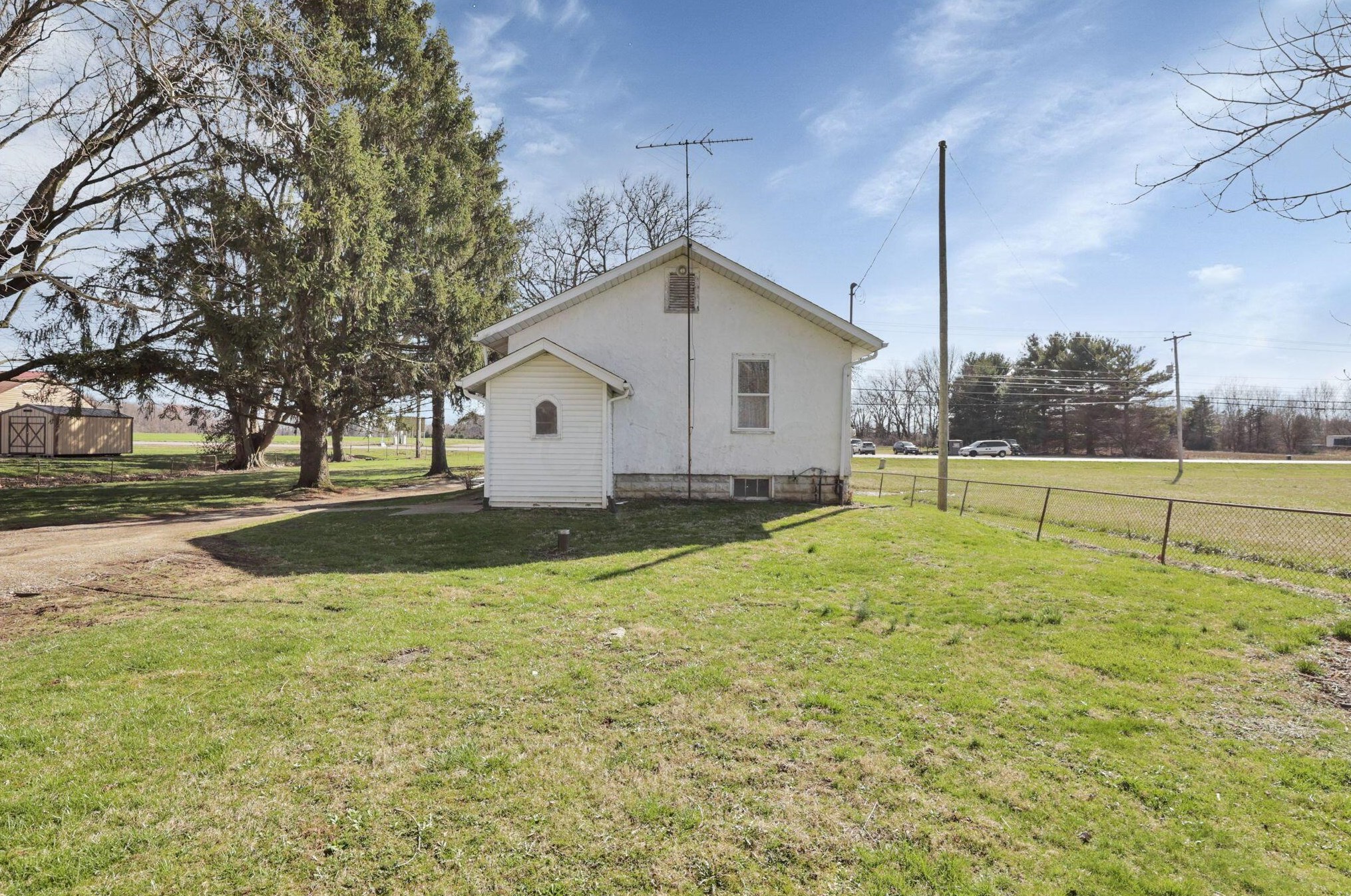 4001 National Rd, Hebron OH  43025-9547 exterior