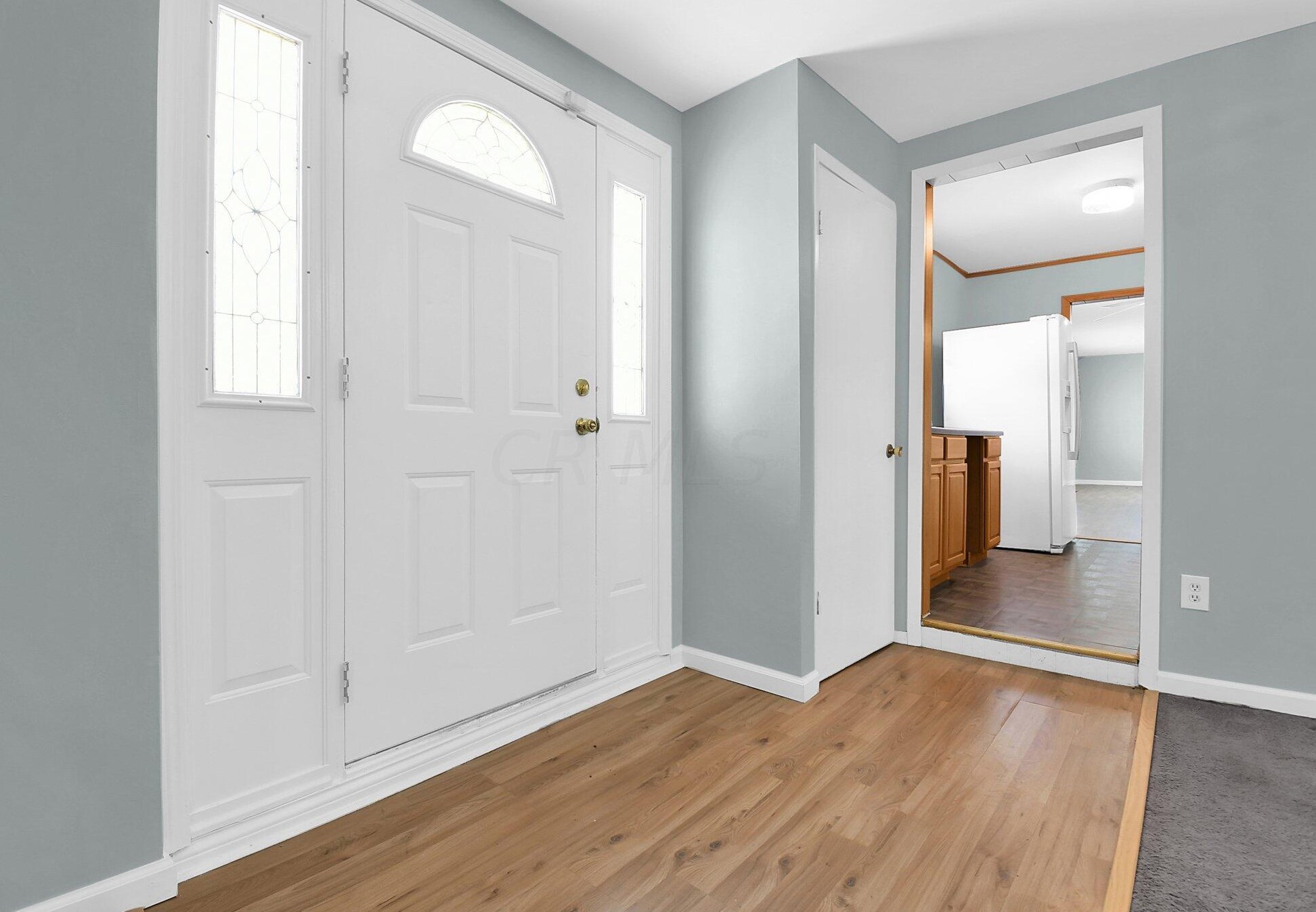 4344 Broadhurst Dr, Columbus OH  43213-1833 exterior