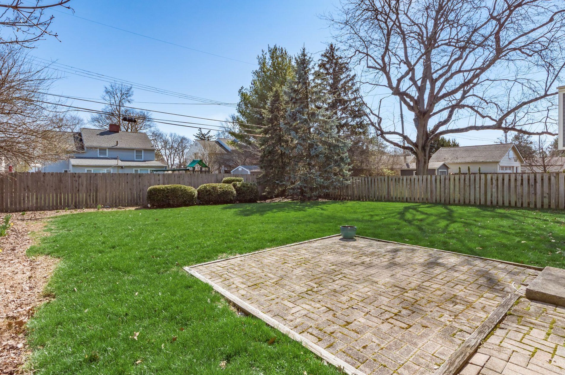 1858 Glenn Ave, Columbus OH 43212-1114 exterior