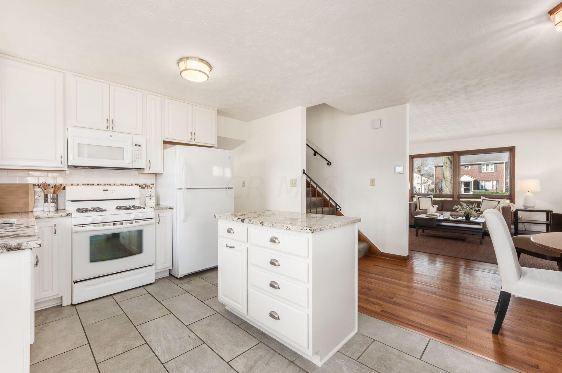 1858 Glenn Ave, Columbus OH 43212-1114 exterior