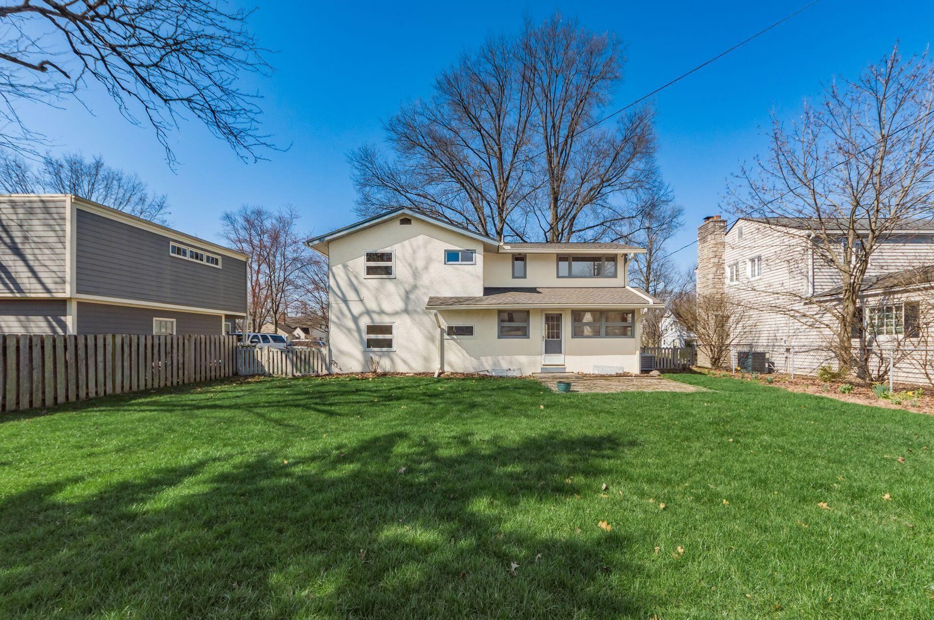 1858 Glenn Ave, Columbus OH 43212-1114 exterior