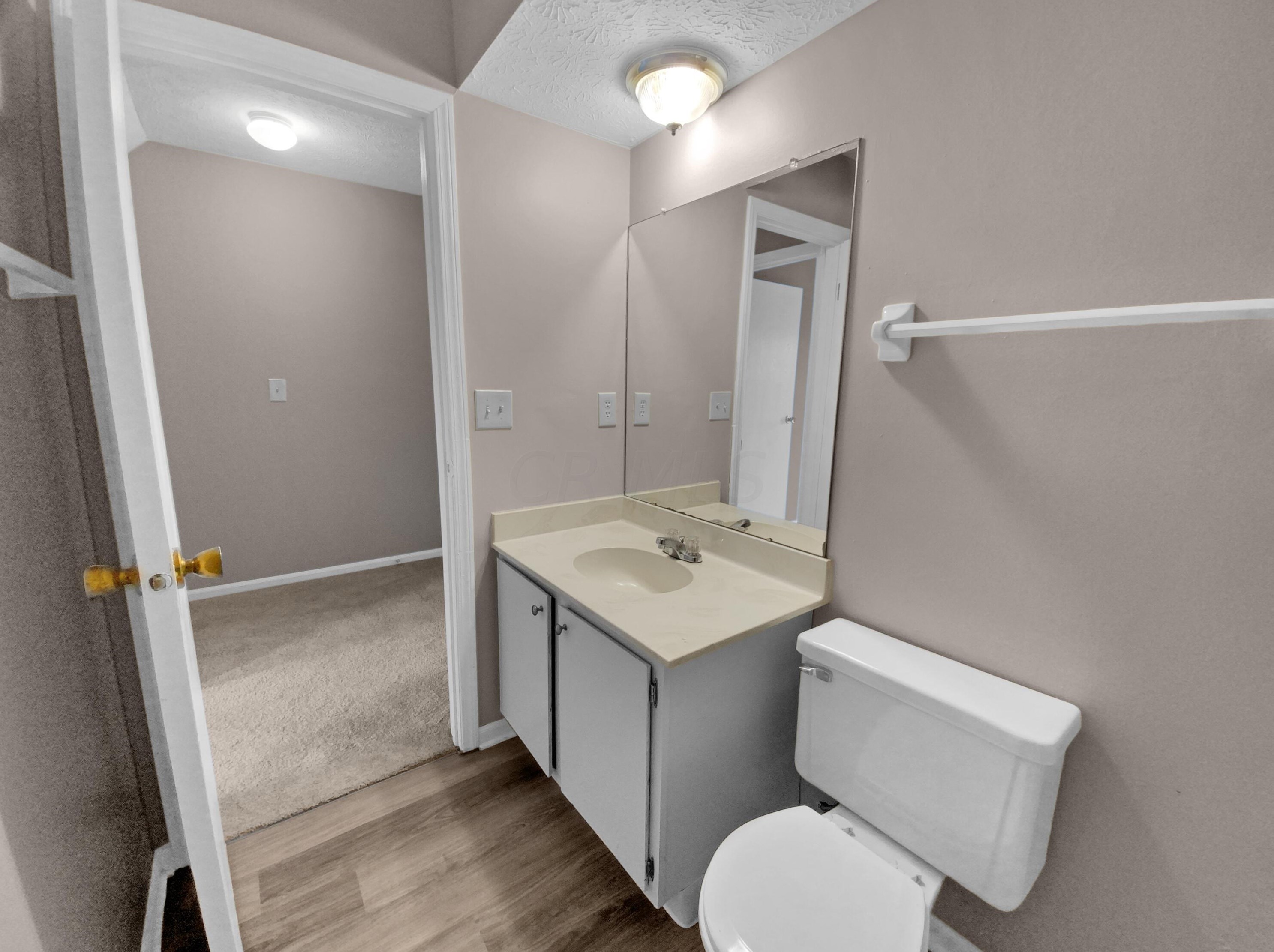 3320 Edgebrook Dr, Dublin OH  43017-3621 exterior