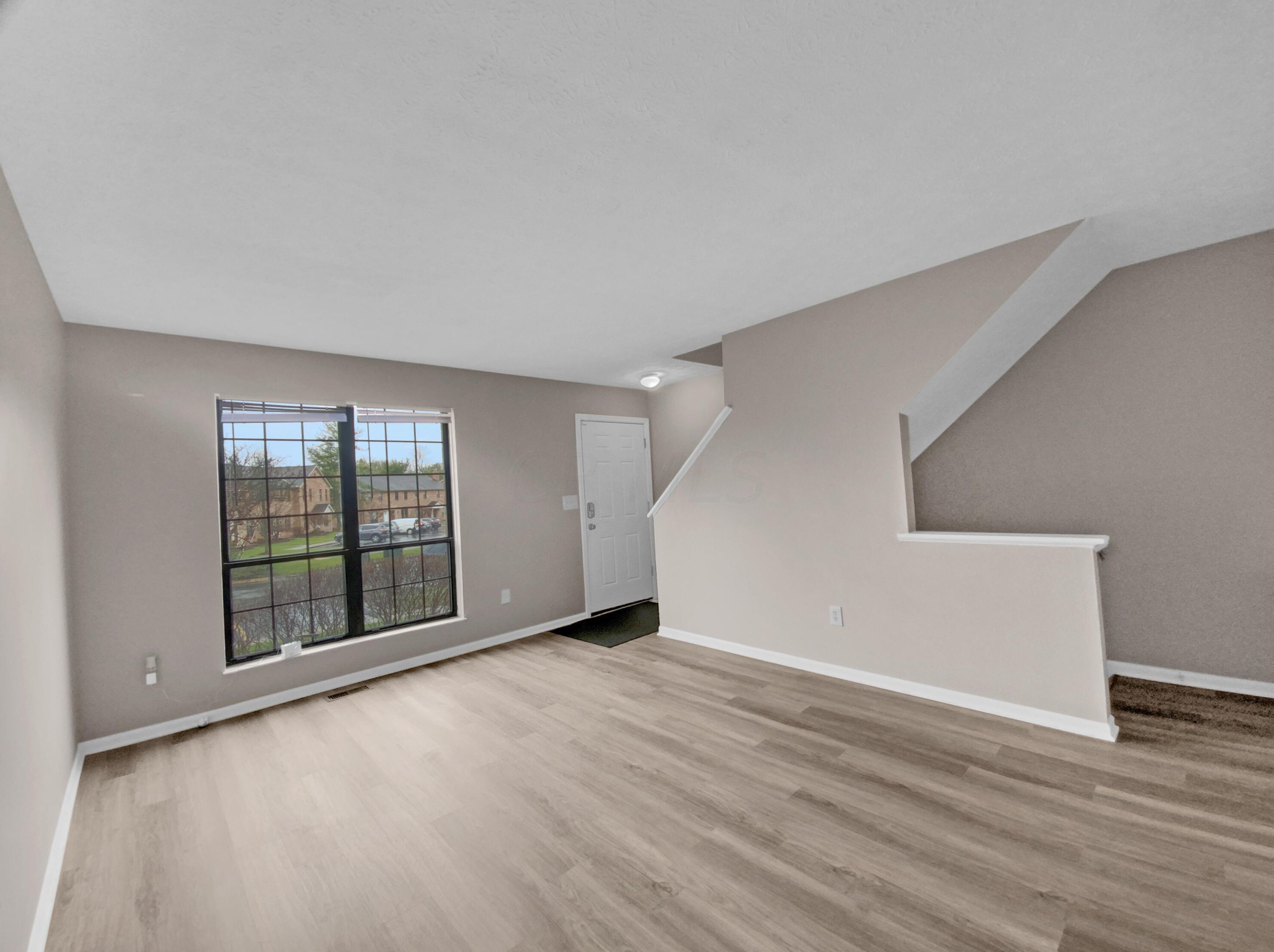 3320 Edgebrook Dr, Dublin OH  43017-3621 exterior