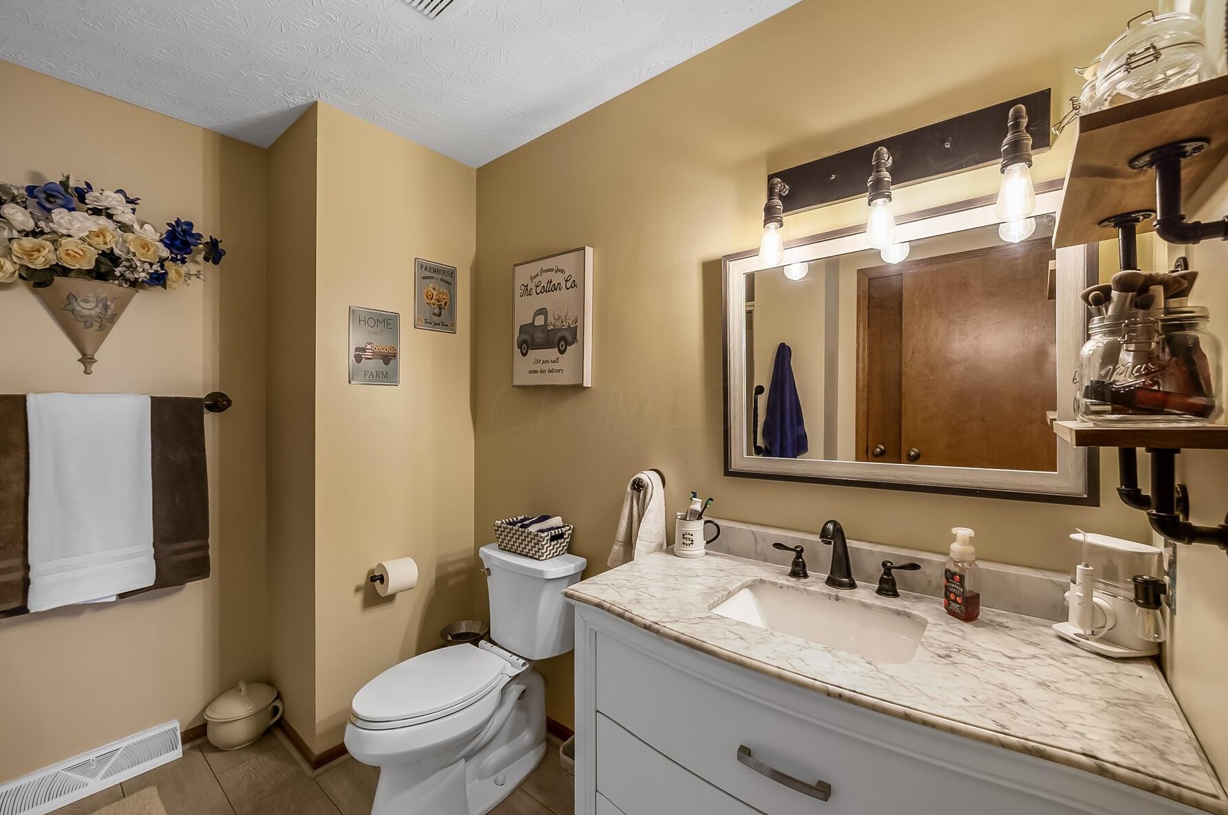 580 Executive Blvd, Delaware OH  43015-1159 exterior