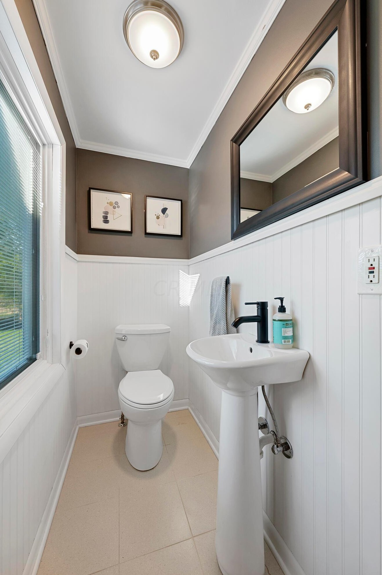 1428 Trentwood Rd, Columbus OH  43221-2230 exterior