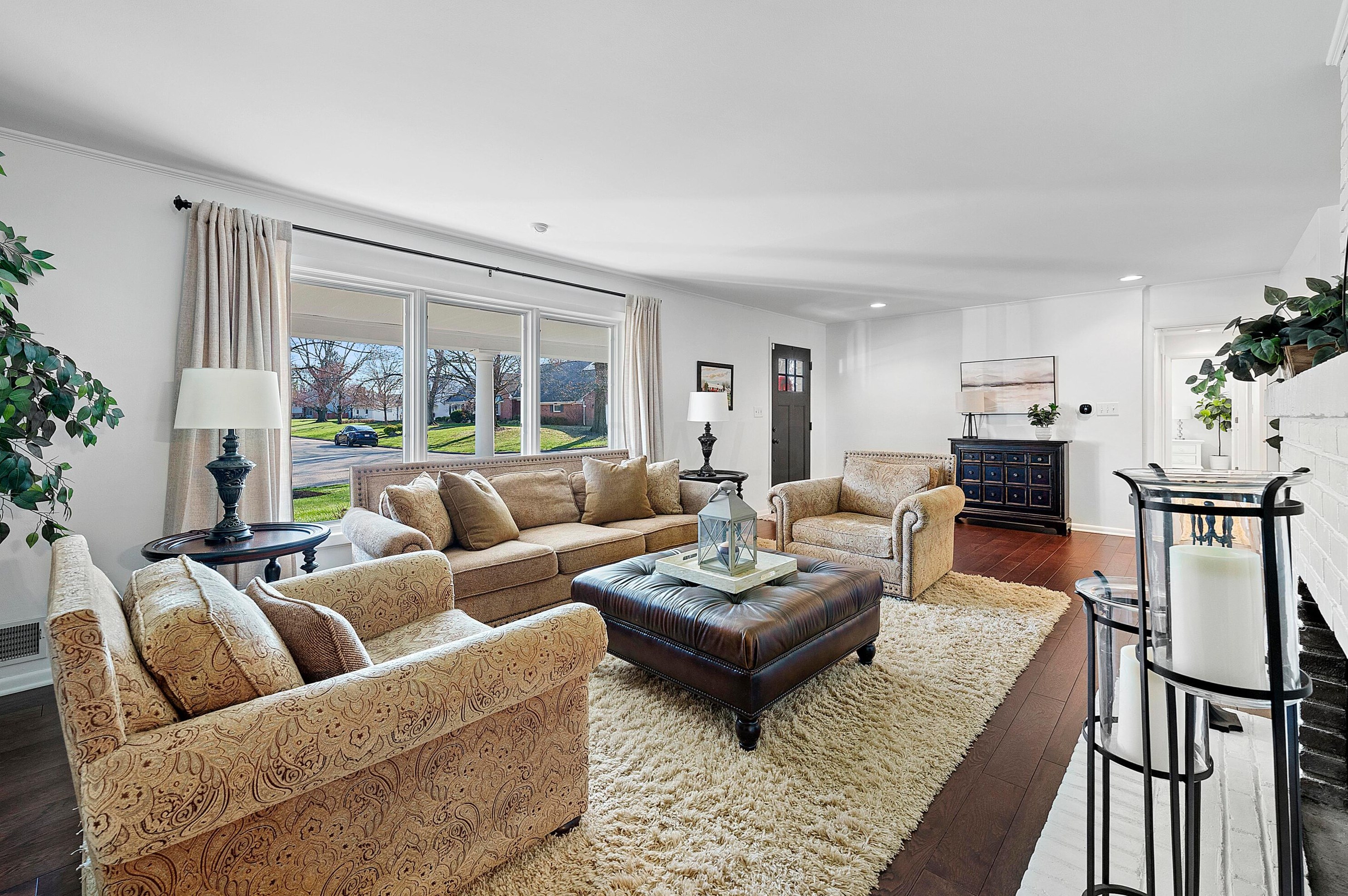 1428 Trentwood Rd, Columbus OH  43221-2230 exterior