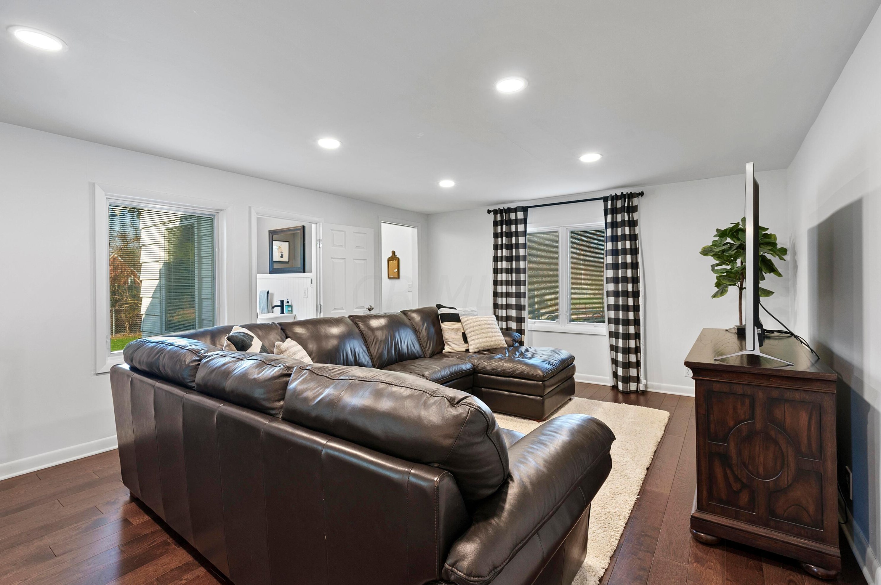 1428 Trentwood Rd, Columbus OH  43221-2230 exterior