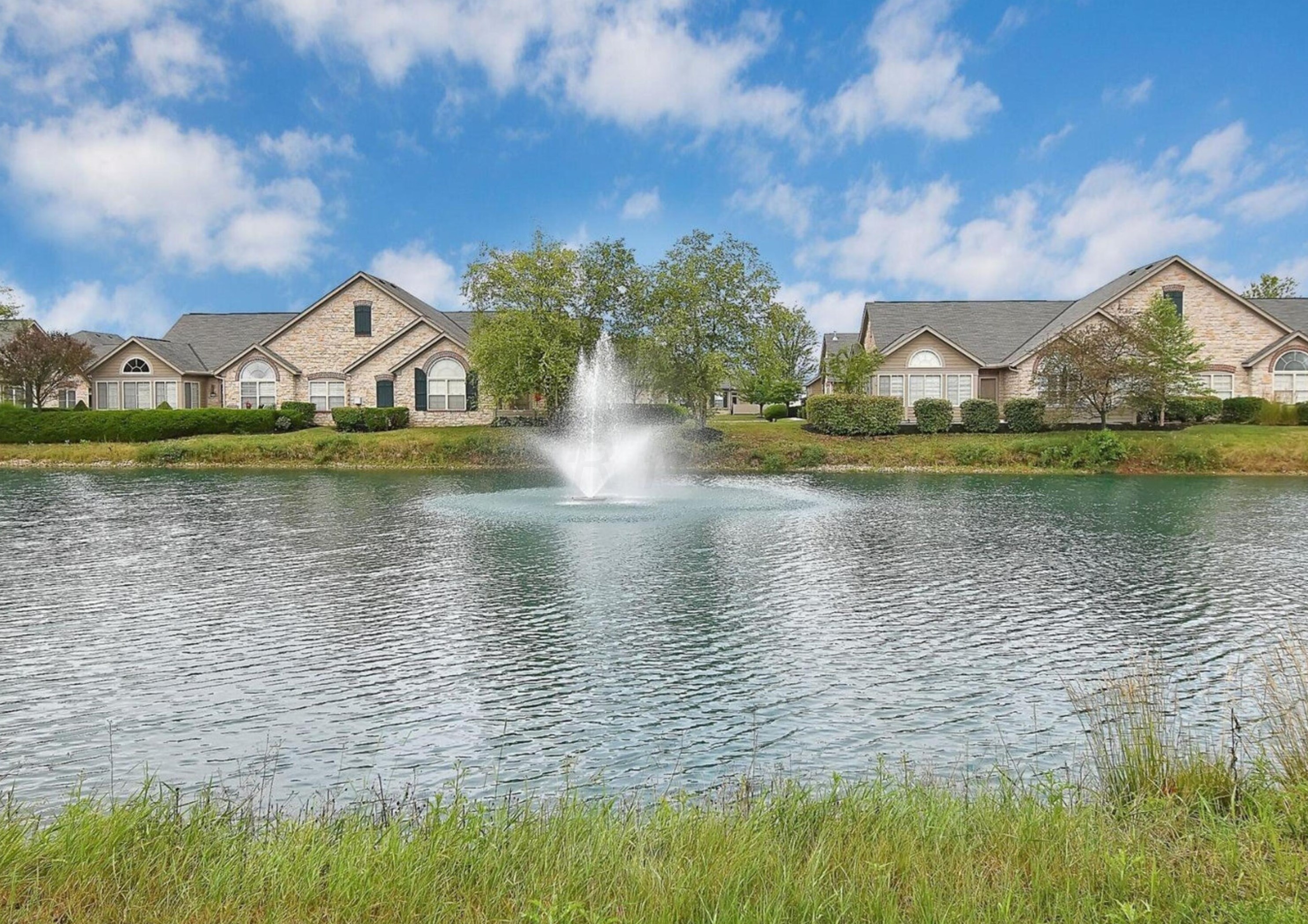 6678 Lakeview Cir, Cnl Wnchstr OH  43110-1255 exterior