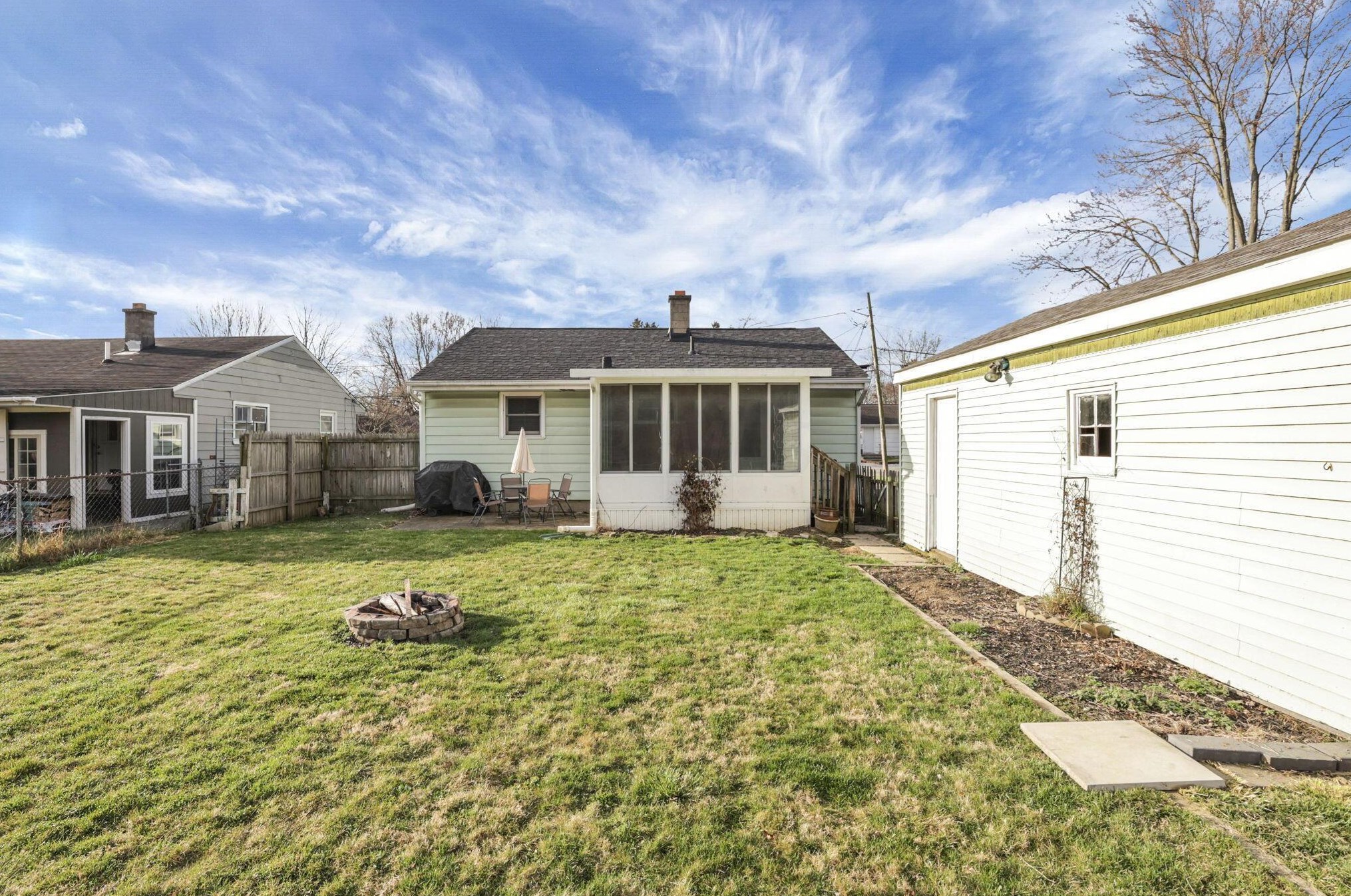 3744 Doney St, Columbus OH  43213-1717 exterior