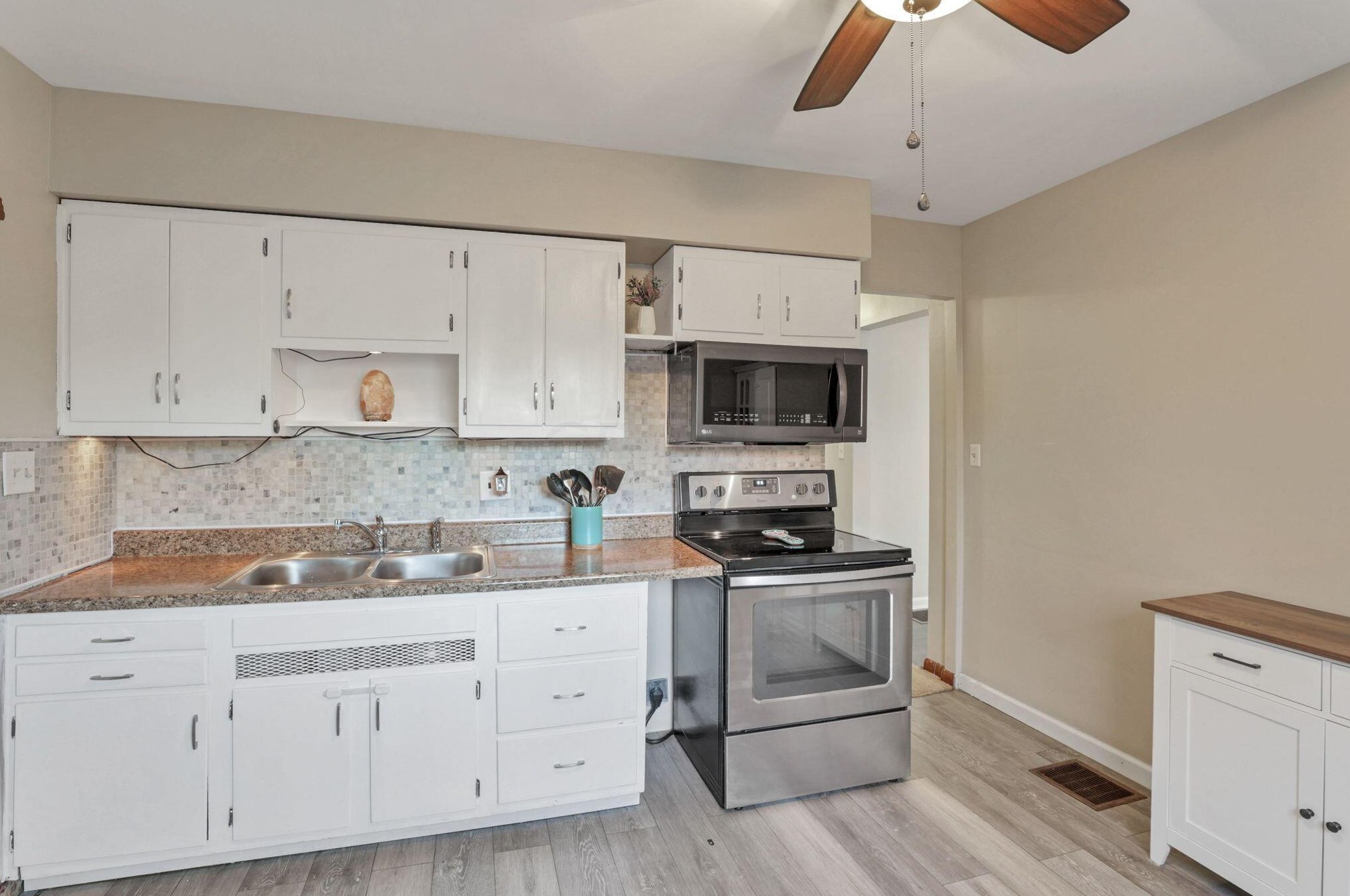 3744 Doney St, Columbus OH  43213-1717 exterior