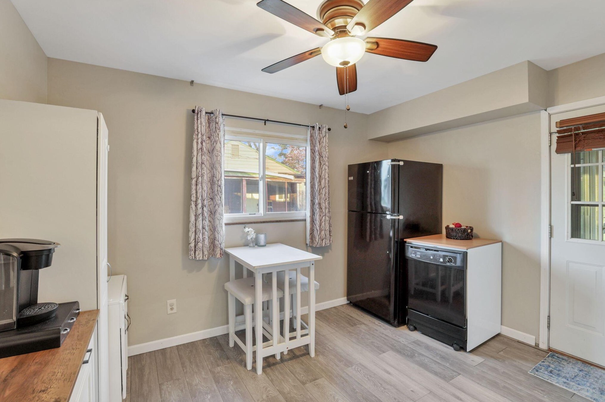 3744 Doney St, Columbus OH  43213-1717 exterior