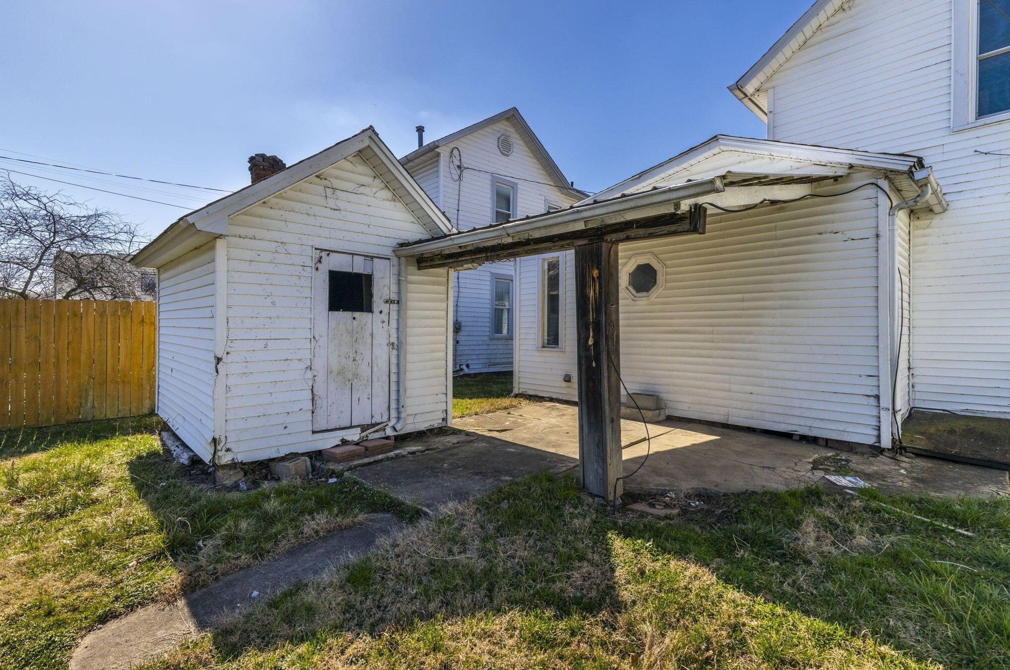 900 Broad St, Lancaster OH  43130-4624 exterior