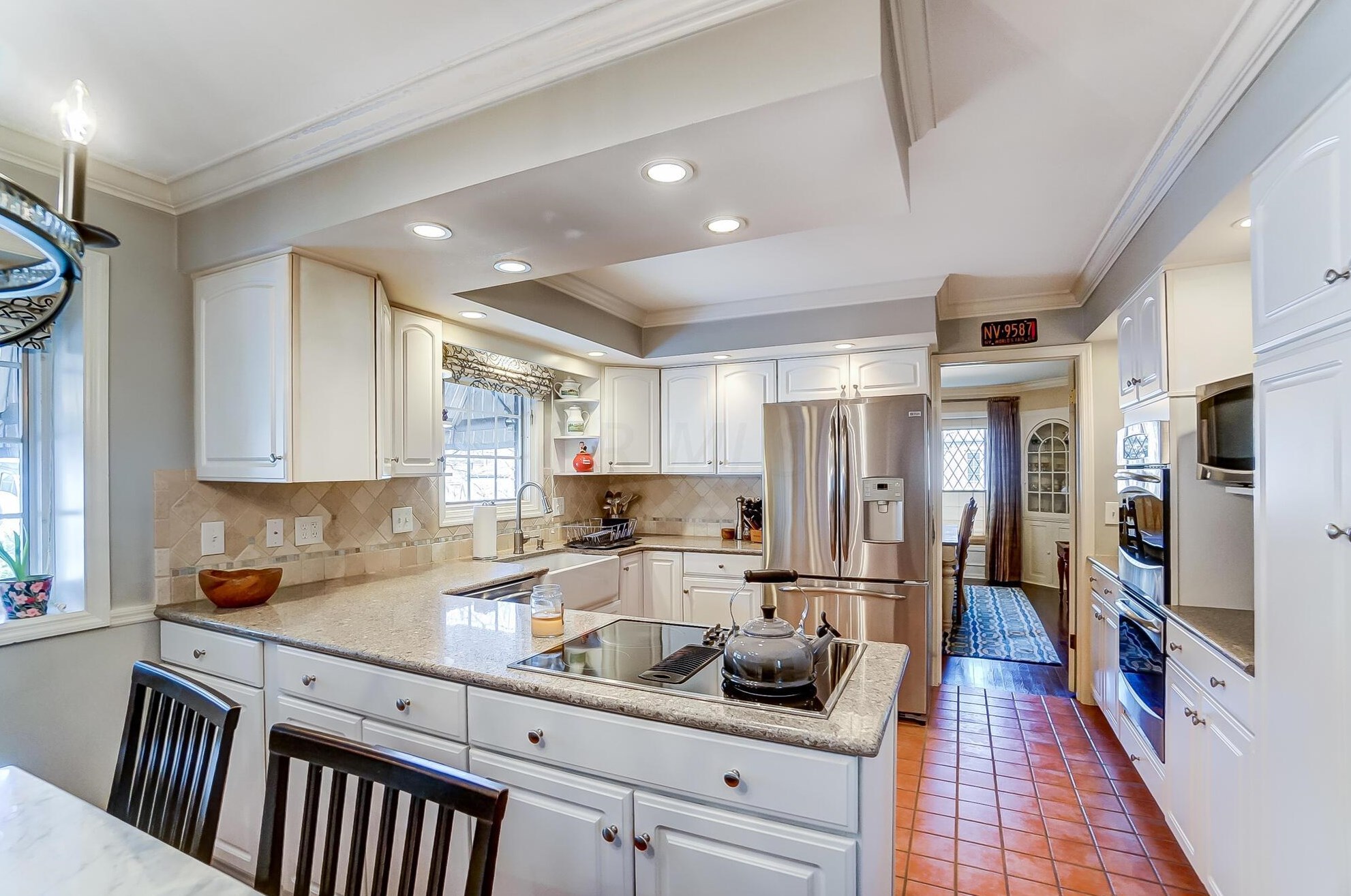 1385 Fountaine Dr, Columbus OH 43221-1523 exterior