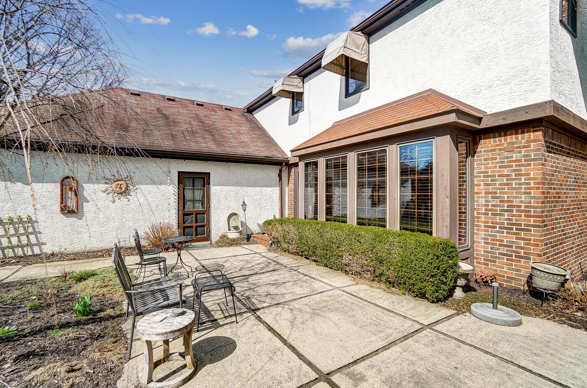 1385 Fountaine Dr, Columbus OH 43221-1523 exterior