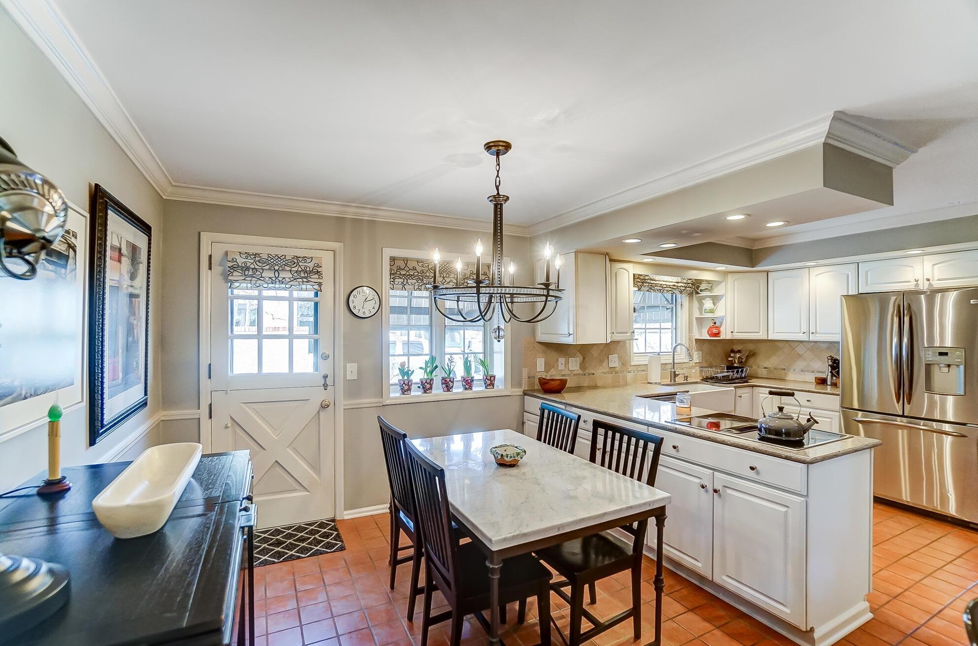 1385 Fountaine Dr, Columbus OH 43221-1523 exterior