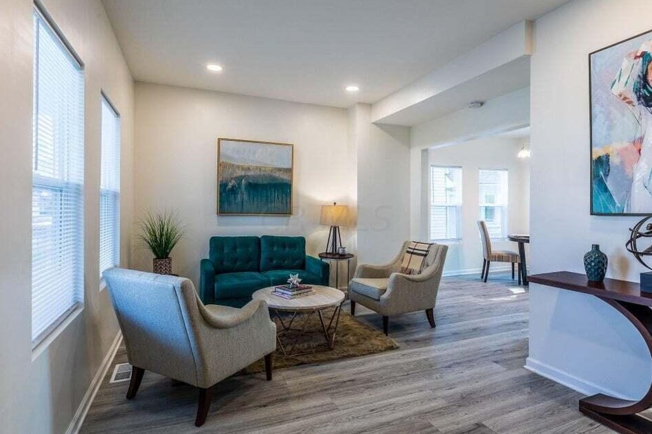 324 Ogden Ave, Columbus OH  43204-3147 exterior