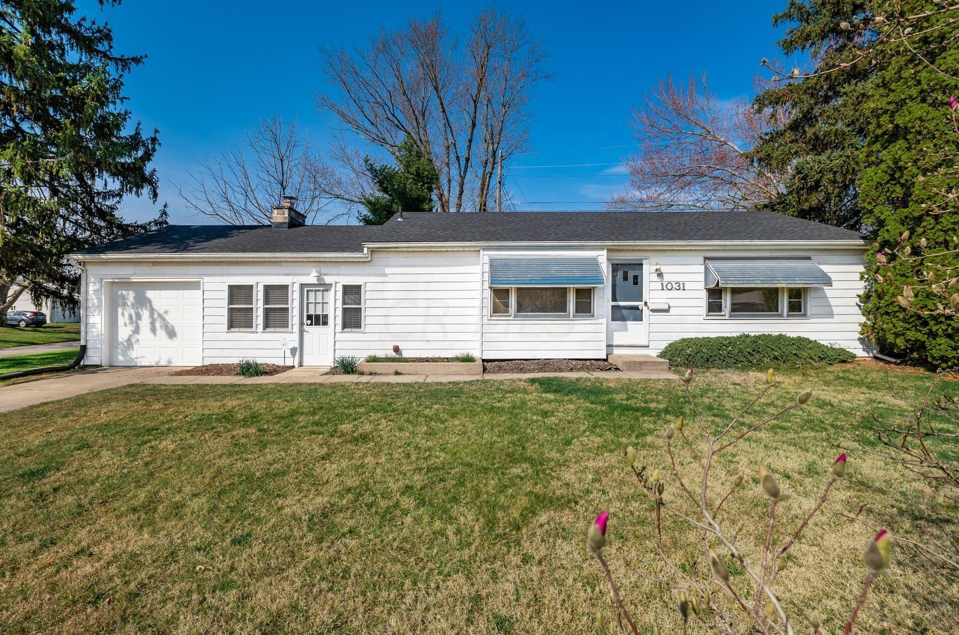 1031 Clayton Dr, Lancaster OH  43130-2030 exterior