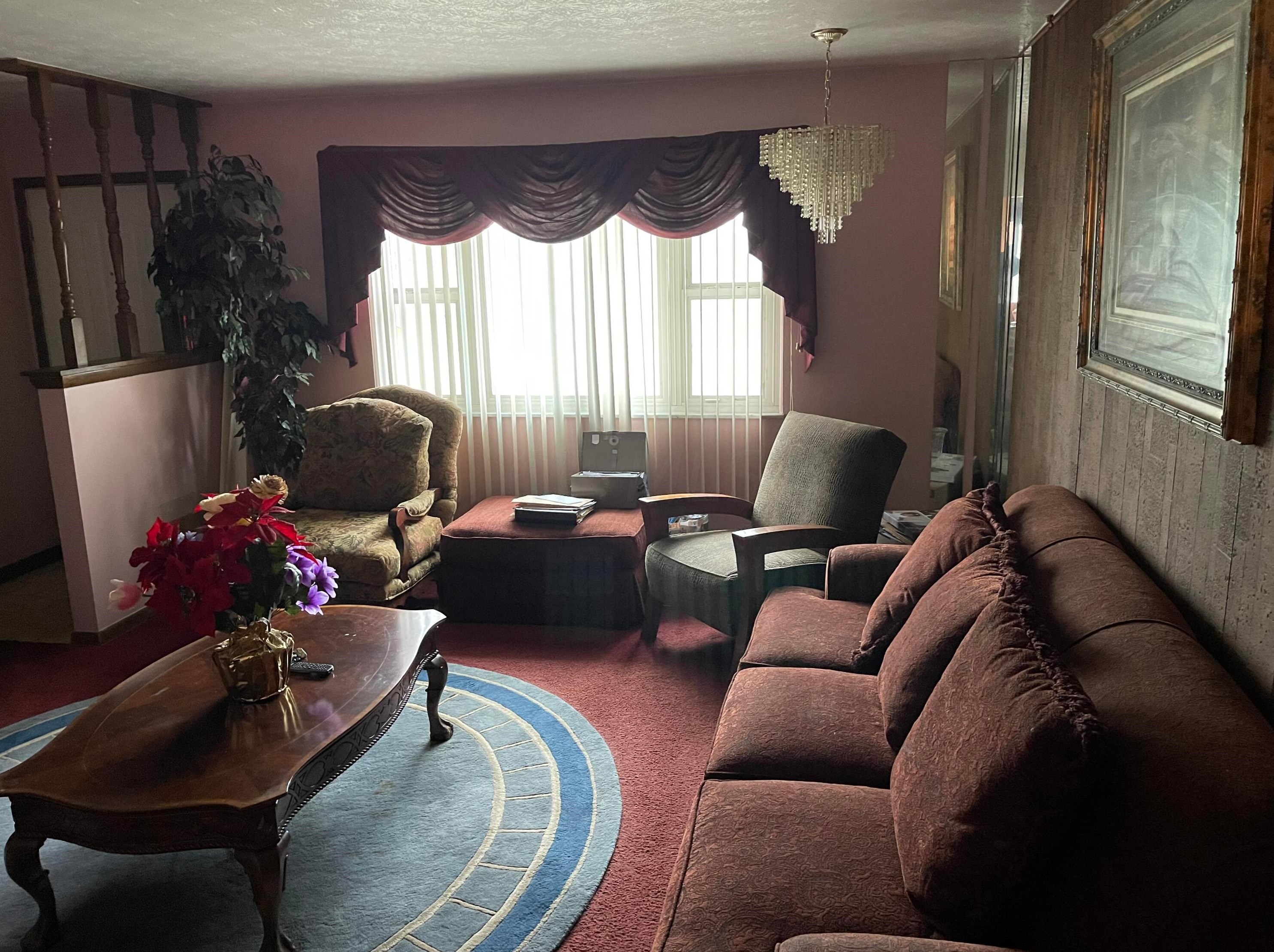 3187 Petzinger Rd, Columbus OH 43232-3914 exterior