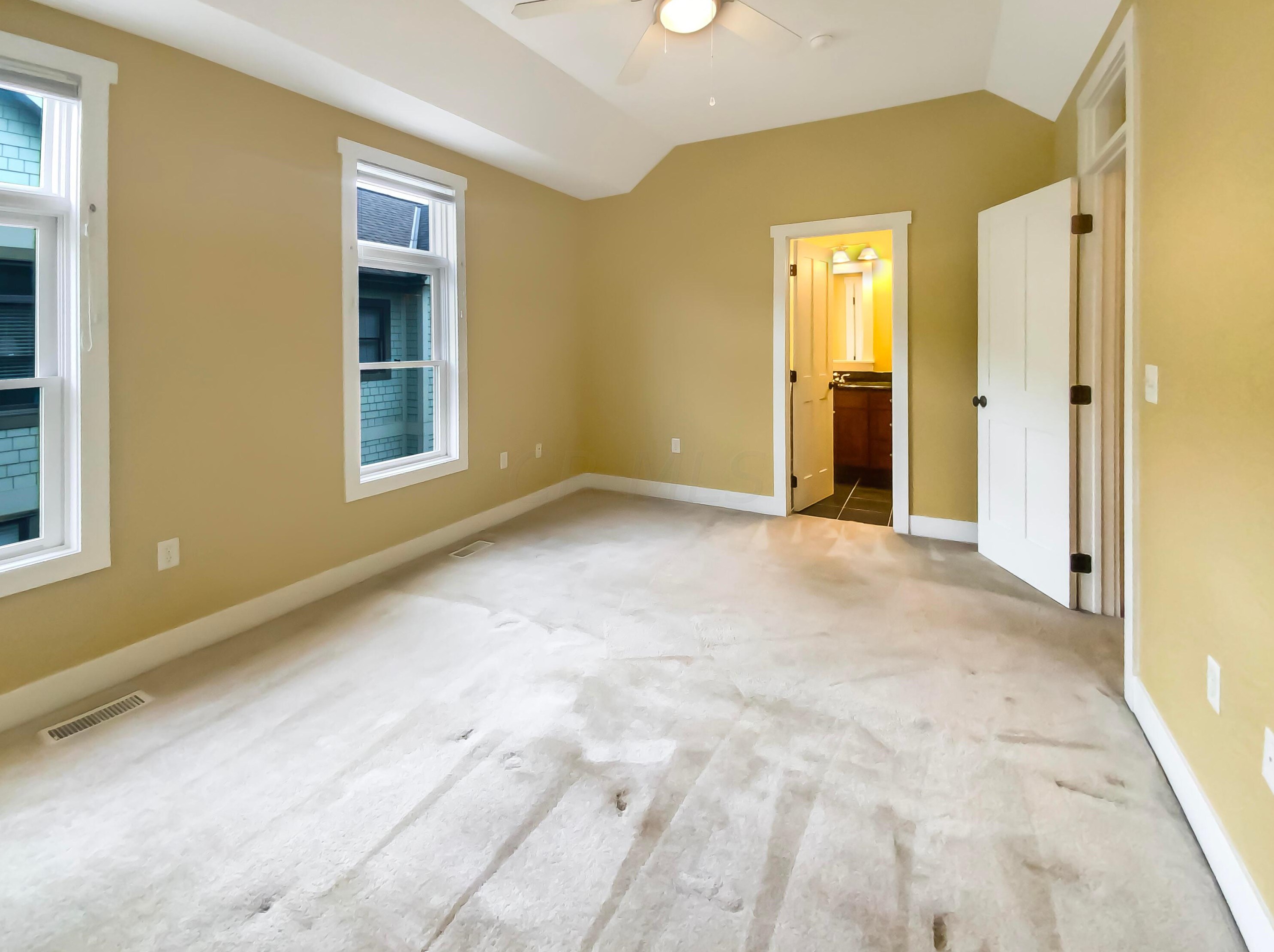 1461 Mews Ct, Columbus OH  43212-2875 exterior