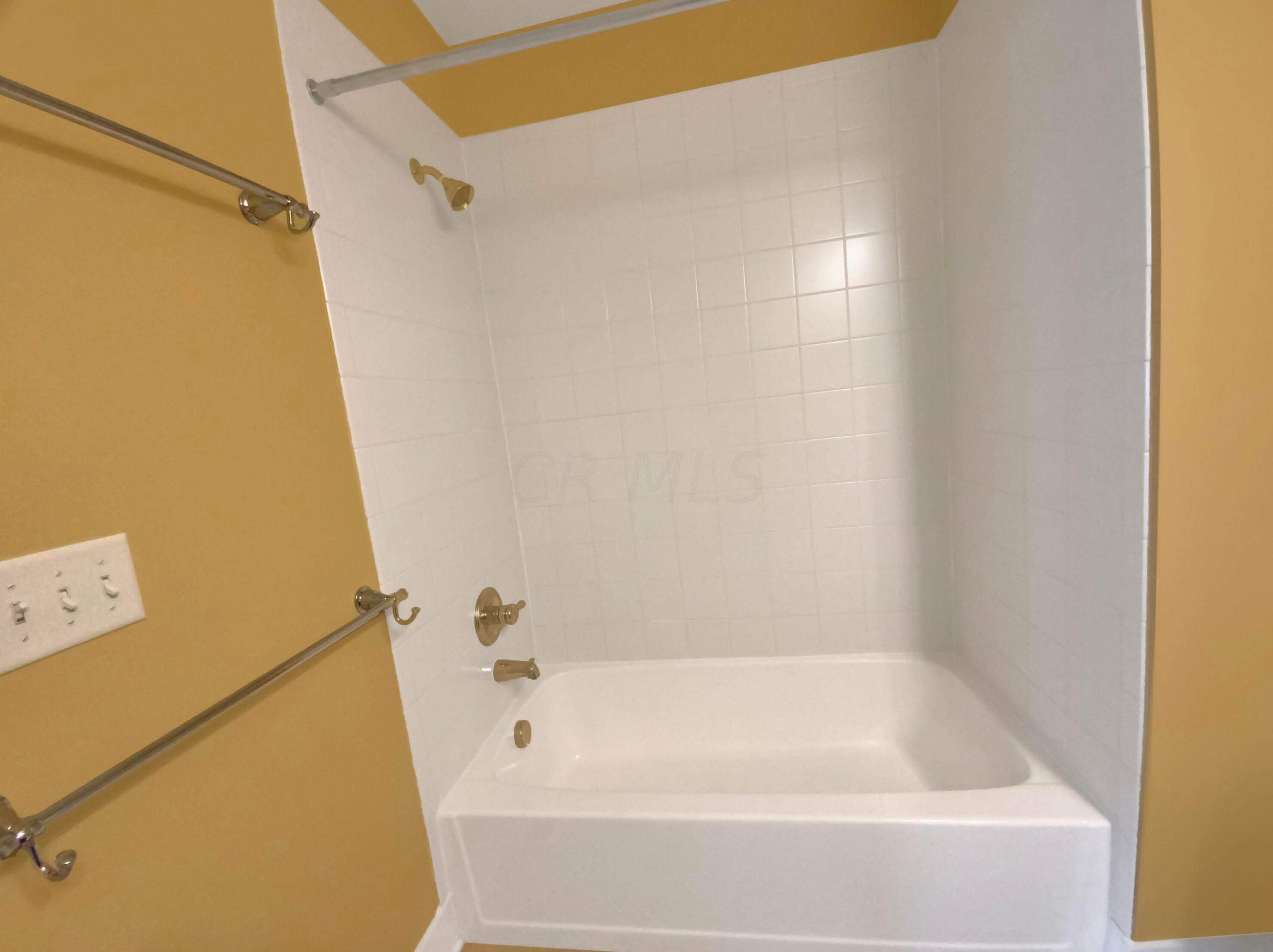 1461 Mews Ct, Columbus OH  43212-2875 exterior