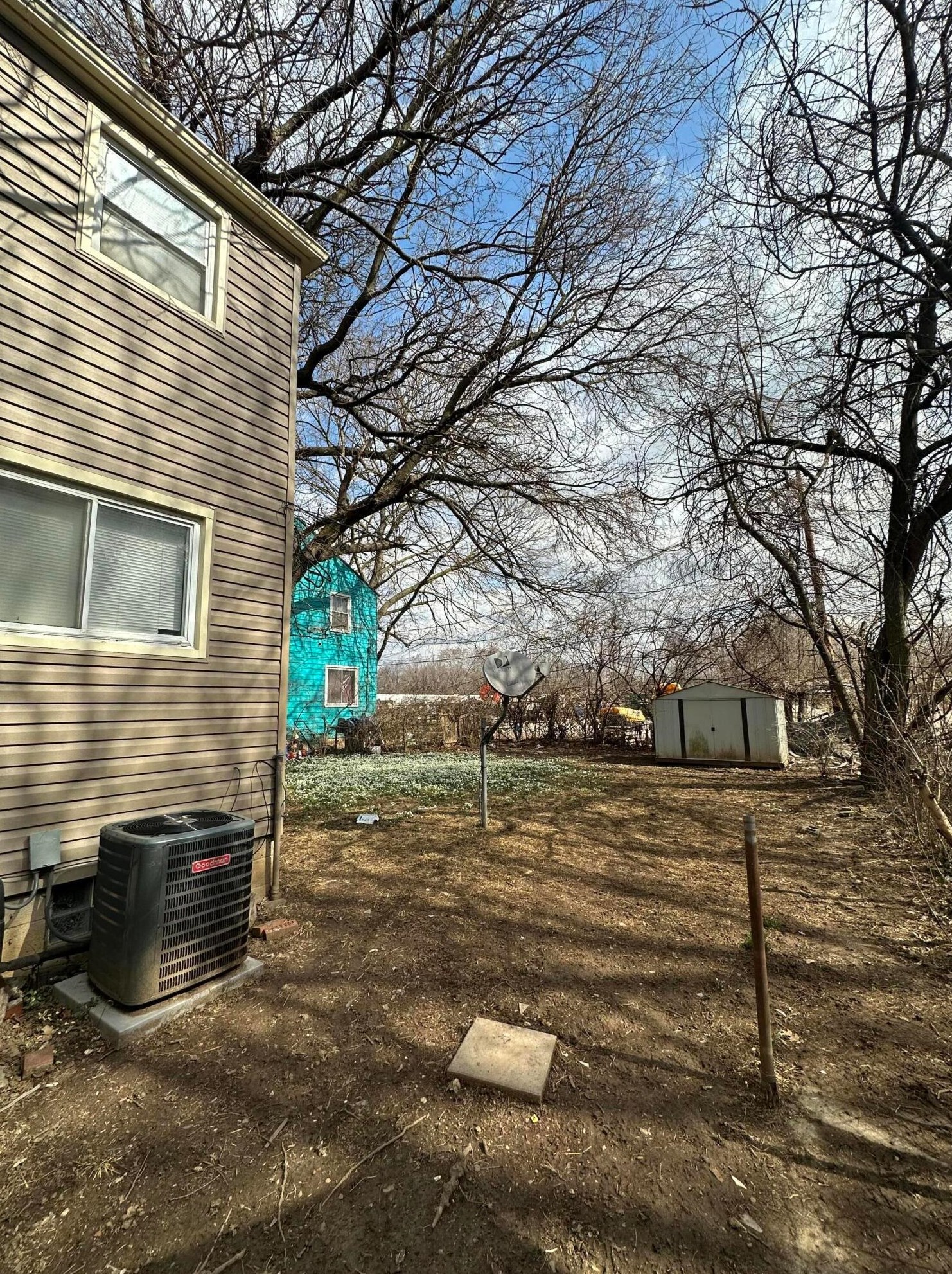 664 Rhoads Ave, Columbus OH  43205-2530 exterior