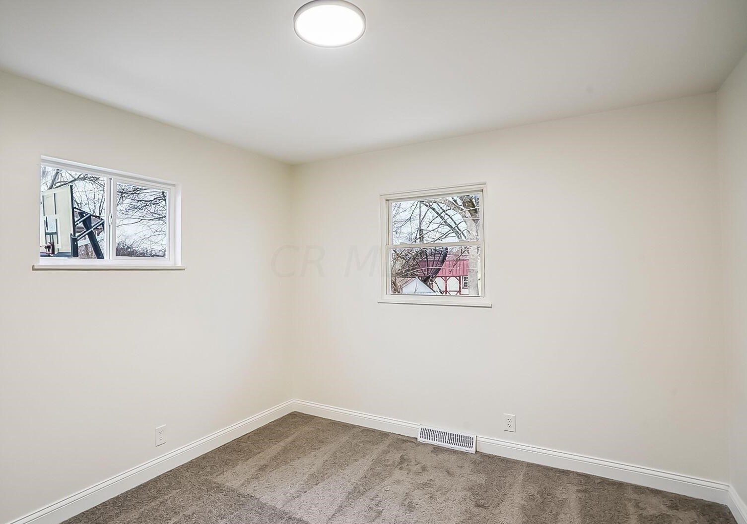 3157 Fairwood Ave, Columbus OH  43207-3250 exterior