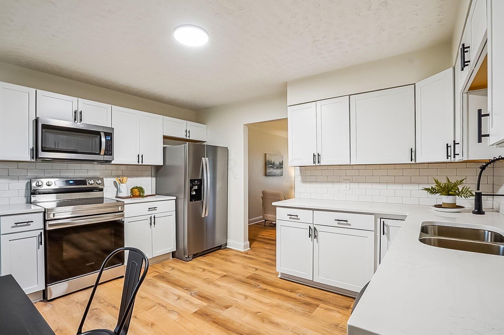 3157 Fairwood Ave, Columbus OH  43207-3250 exterior