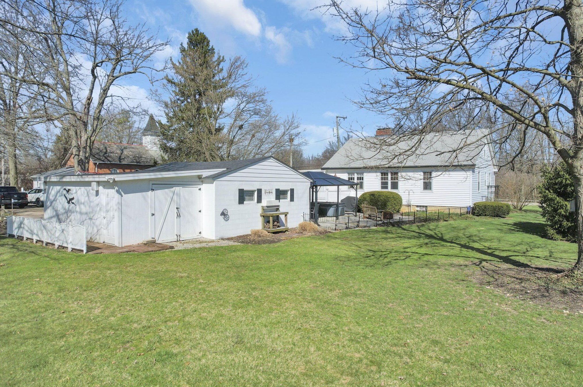 141 Park Rd, Columbus OH 43235-6429 exterior