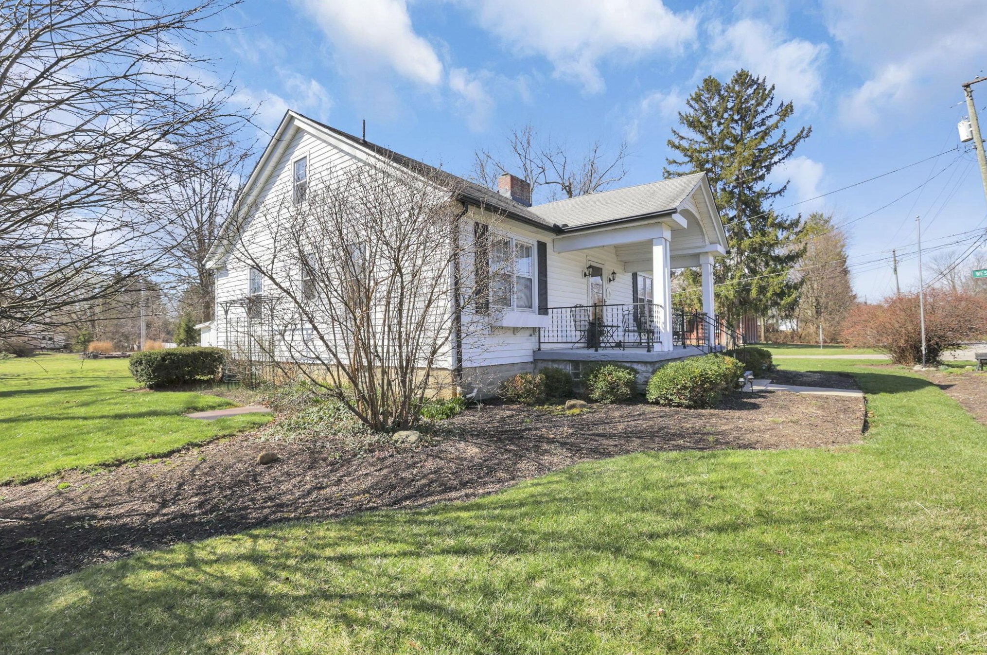 141 Park Rd, Columbus OH 43235-6429 exterior