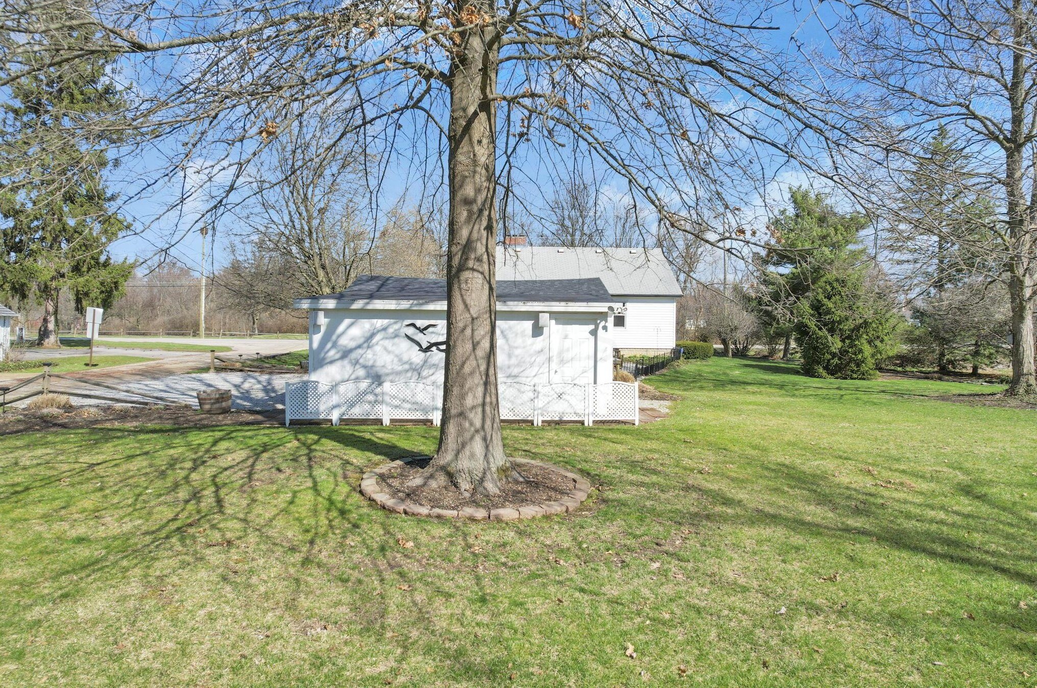 141 Park Rd, Columbus OH 43235-6429 exterior