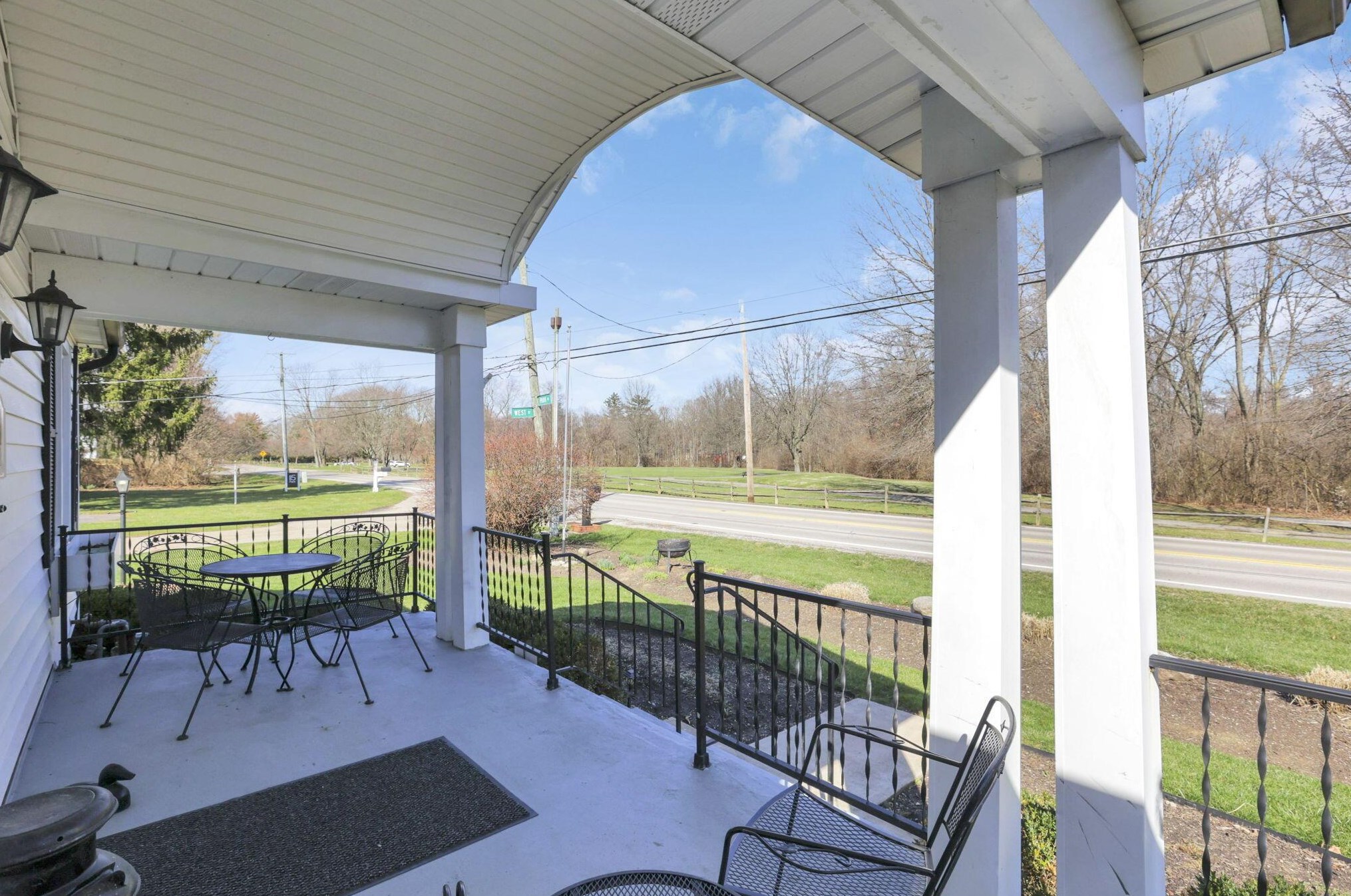 141 Park Rd, Columbus OH 43235-6429 exterior