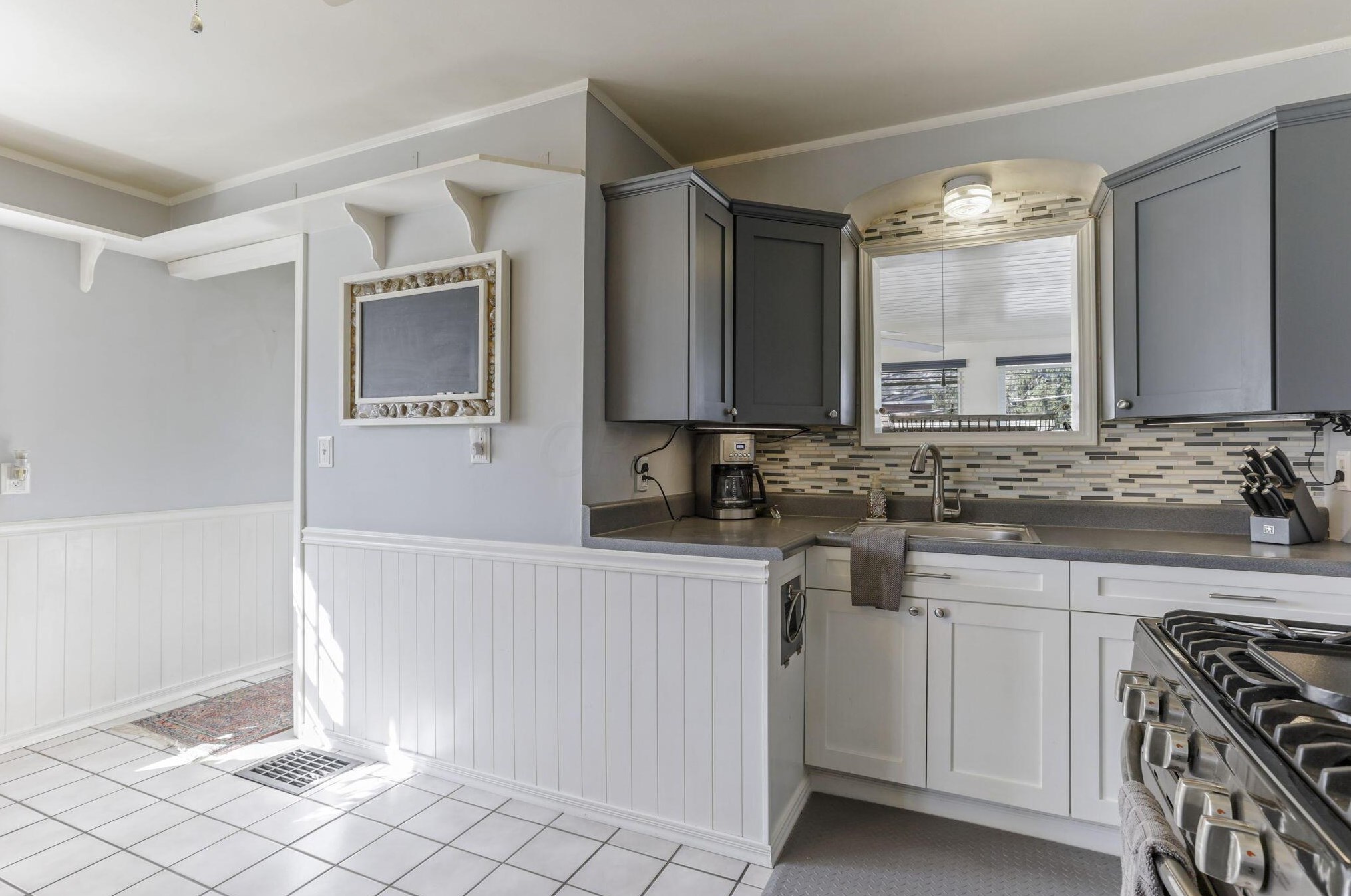 141 Park Rd, Columbus OH 43235-6429 exterior