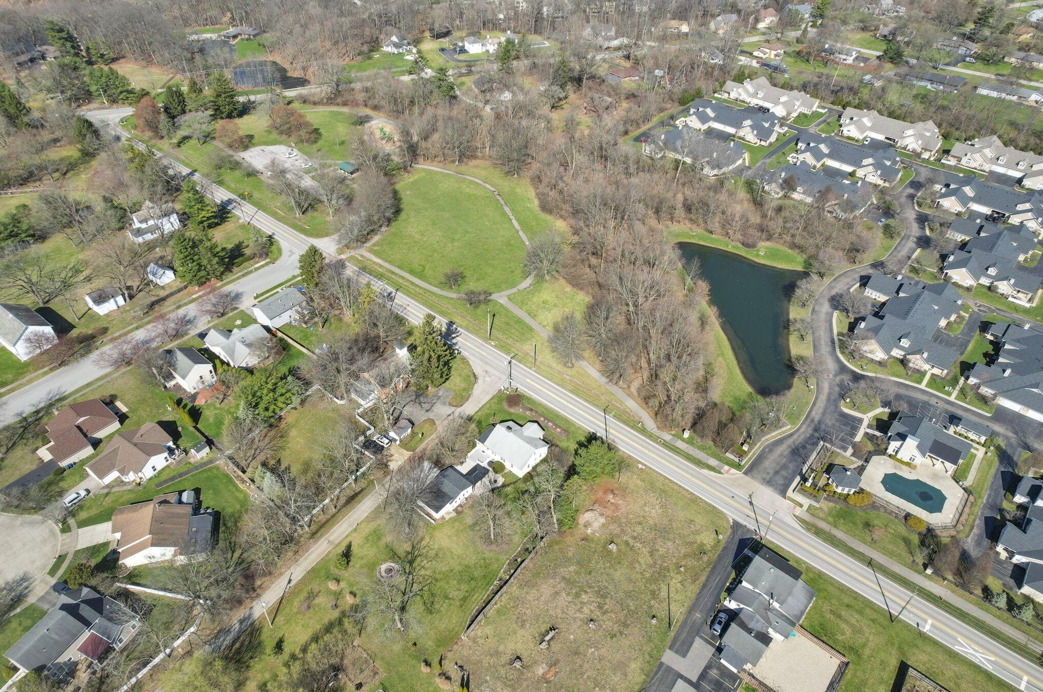 141 Park Rd, Columbus OH 43235-6429 exterior