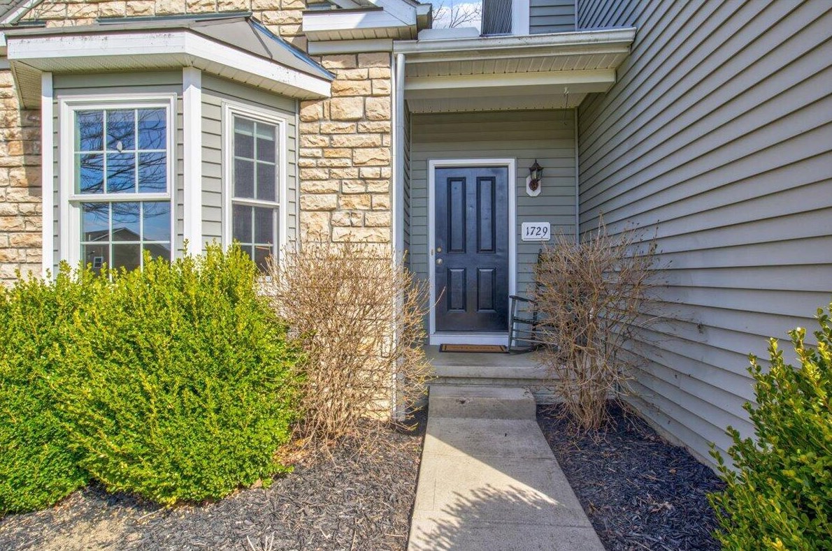 1729 Keela Dr, Pataskala OH  43062-7121 exterior