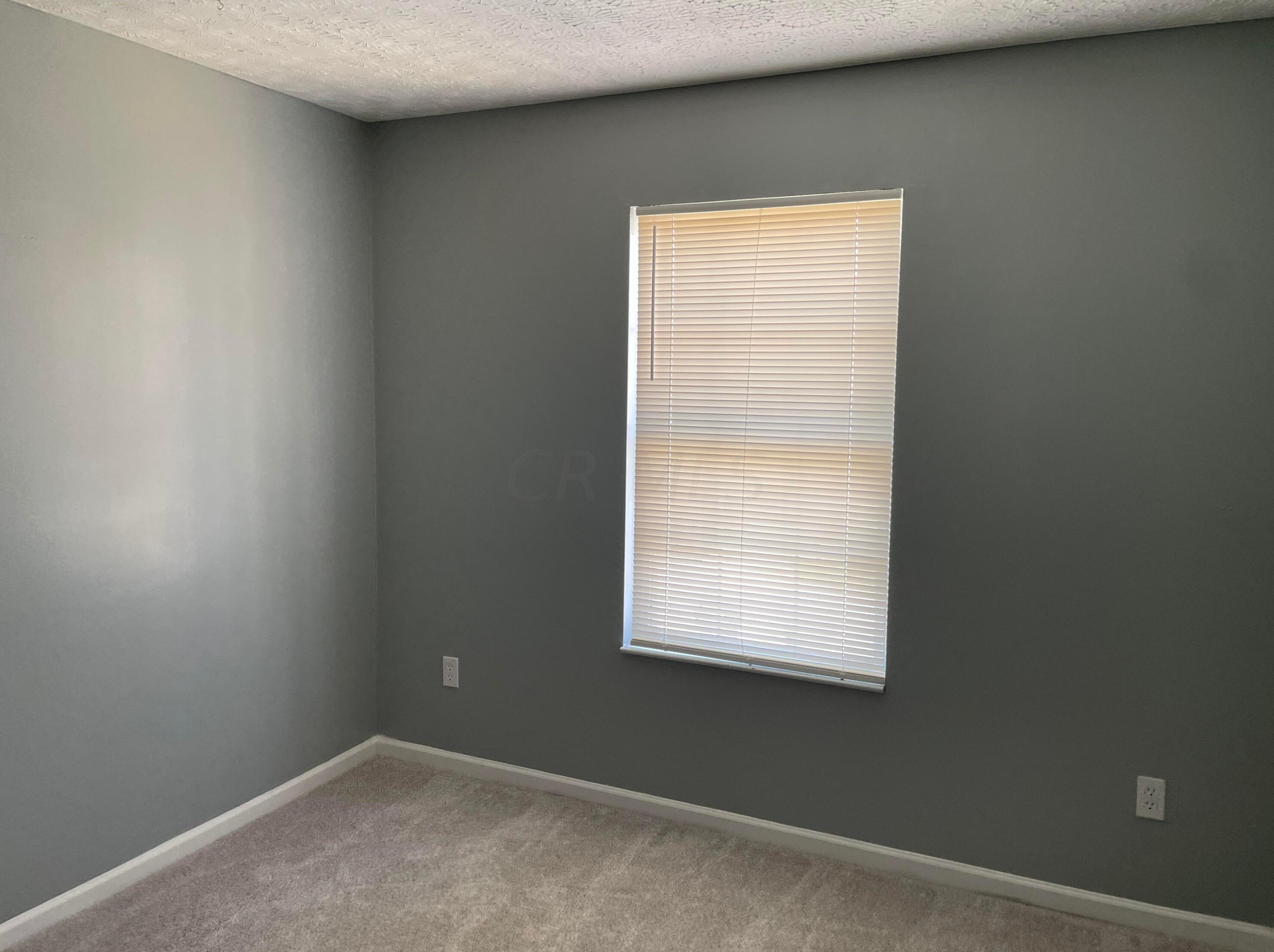 1382 Gray Meadow Dr, Columbus OH 43223-6278 exterior