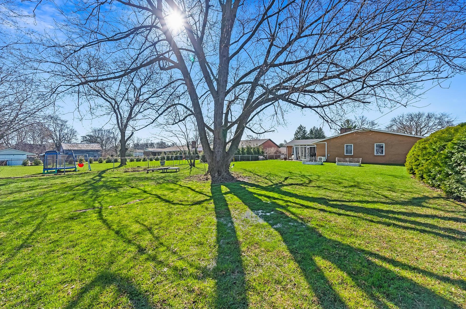 52 Tanglewood Dr, Delaware OH  43015-1238 exterior