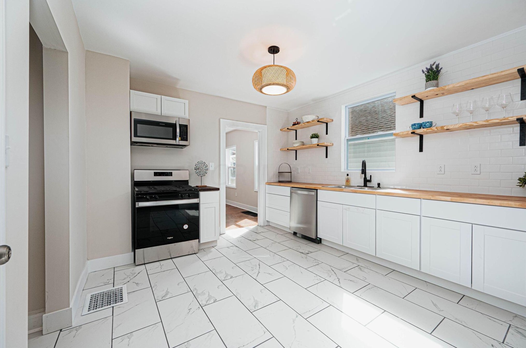 55 Huron Ave, Columbus OH 43204-2666 exterior