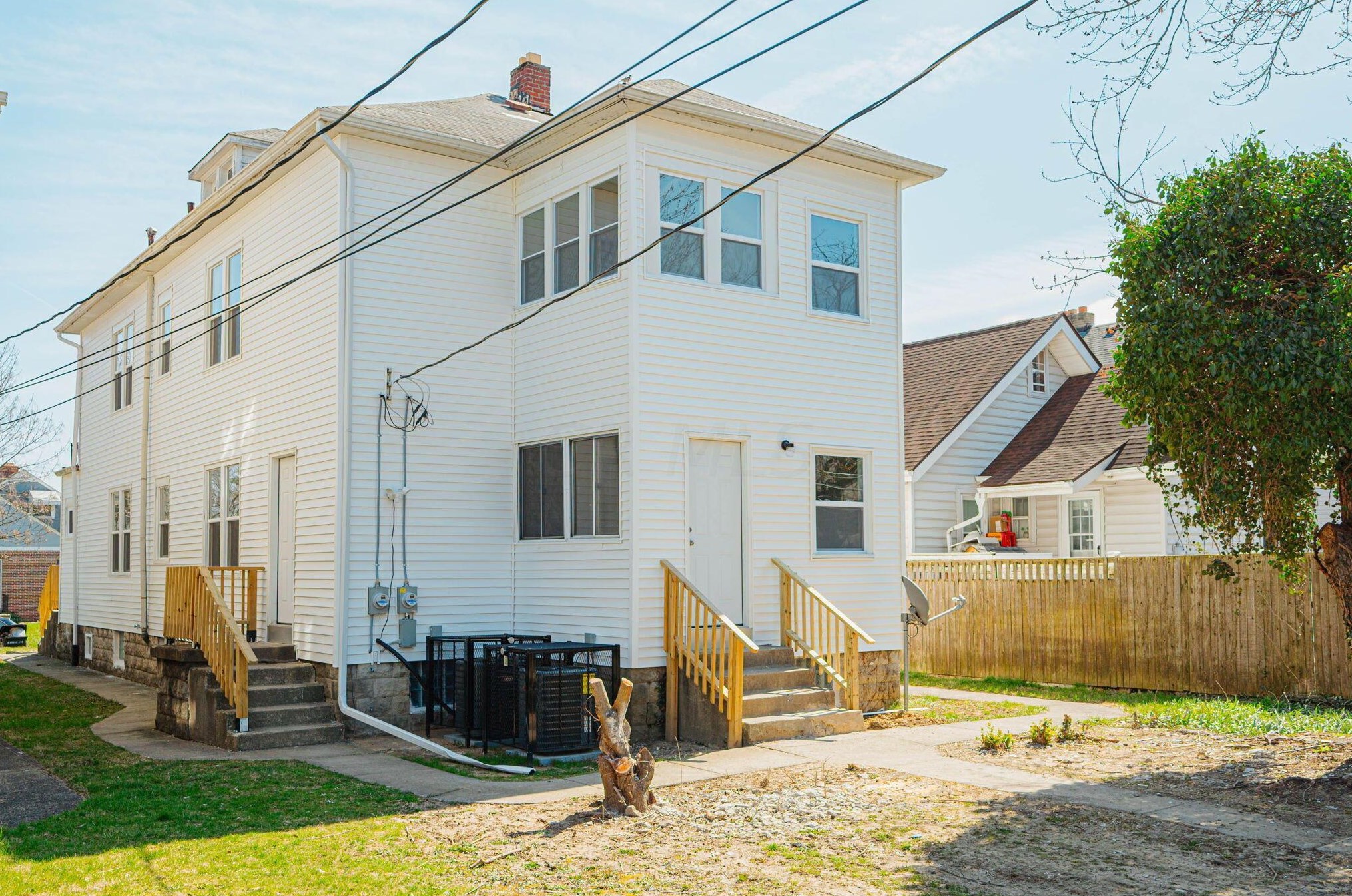 55 Huron Ave, Columbus OH 43204-2666 exterior