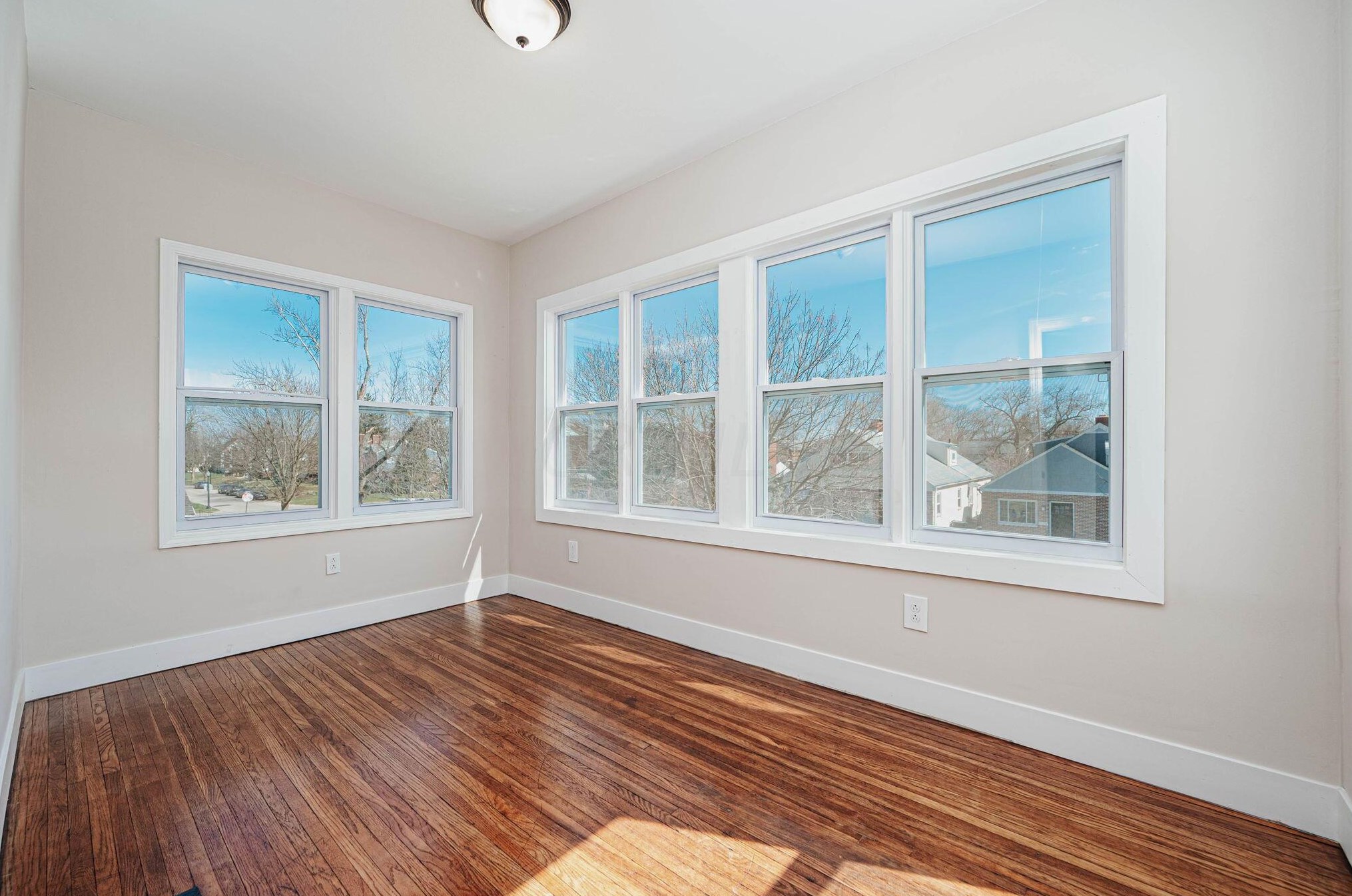 55 Huron Ave, Columbus OH 43204-2666 exterior