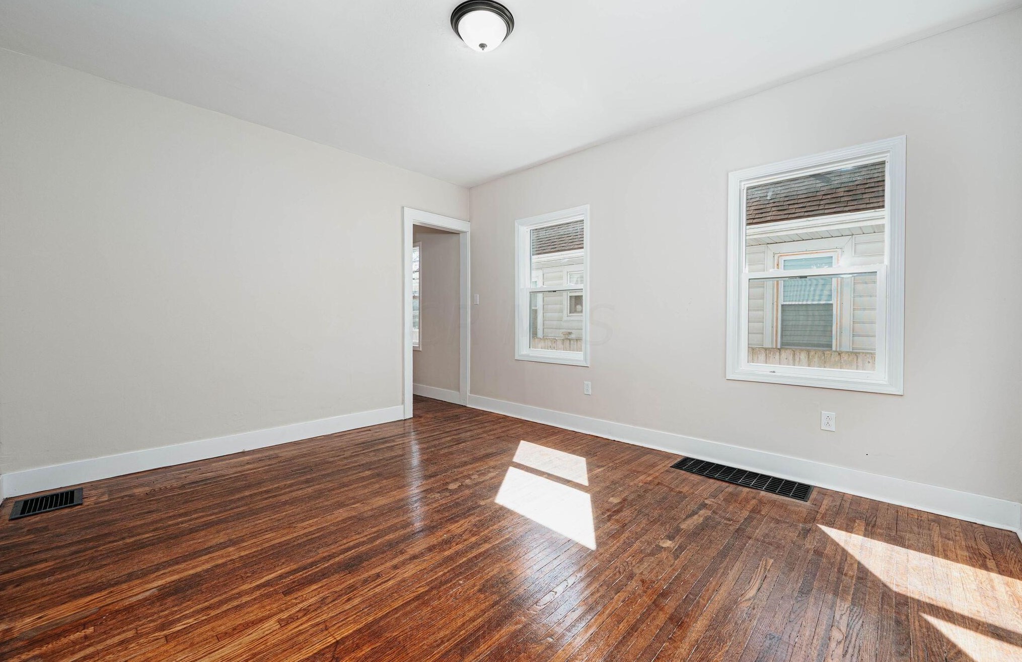 55 Huron Ave, Columbus OH 43204-2666 exterior