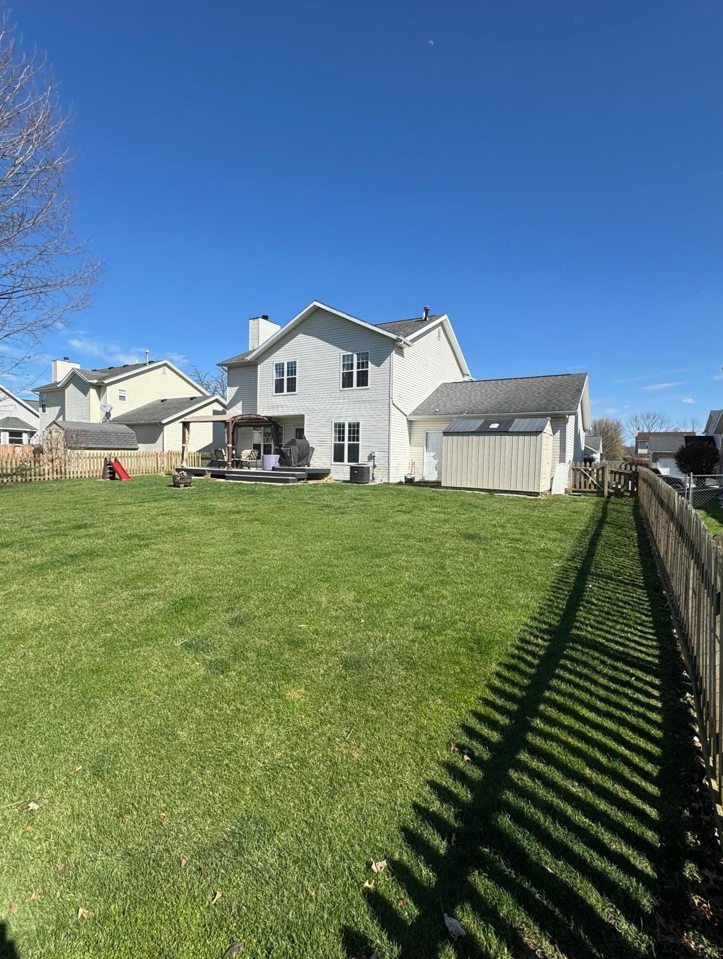 2747 Ashlar Dr, Springfield OH  45503-1862 exterior