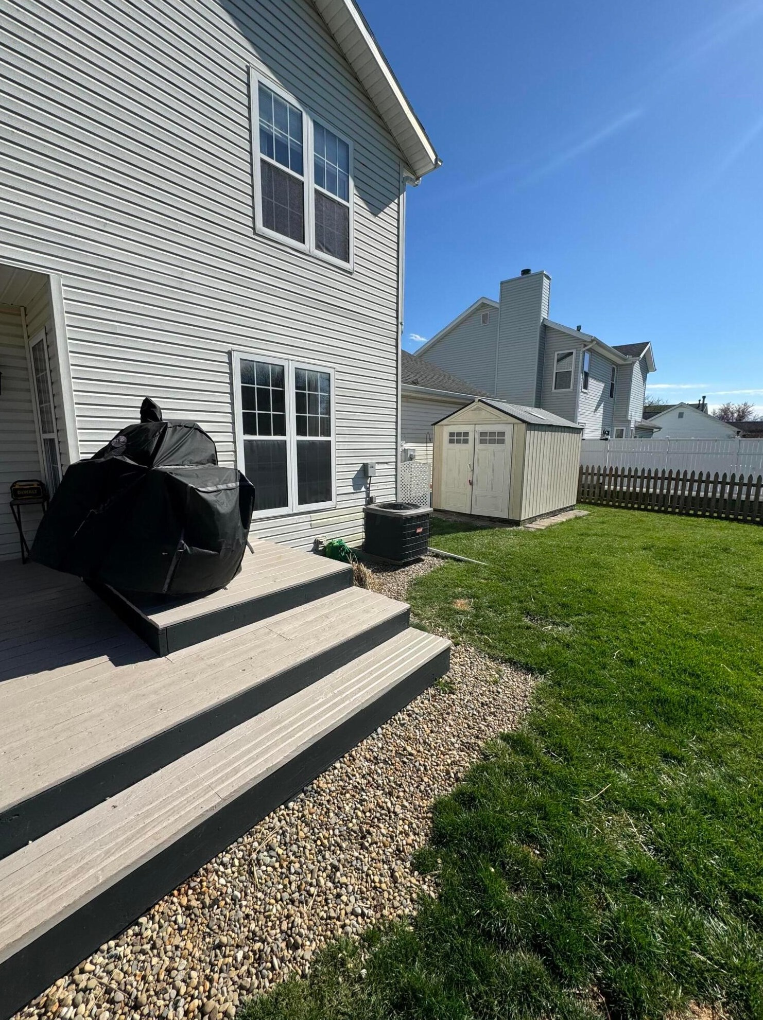 2747 Ashlar Dr, Springfield OH  45503-1862 exterior