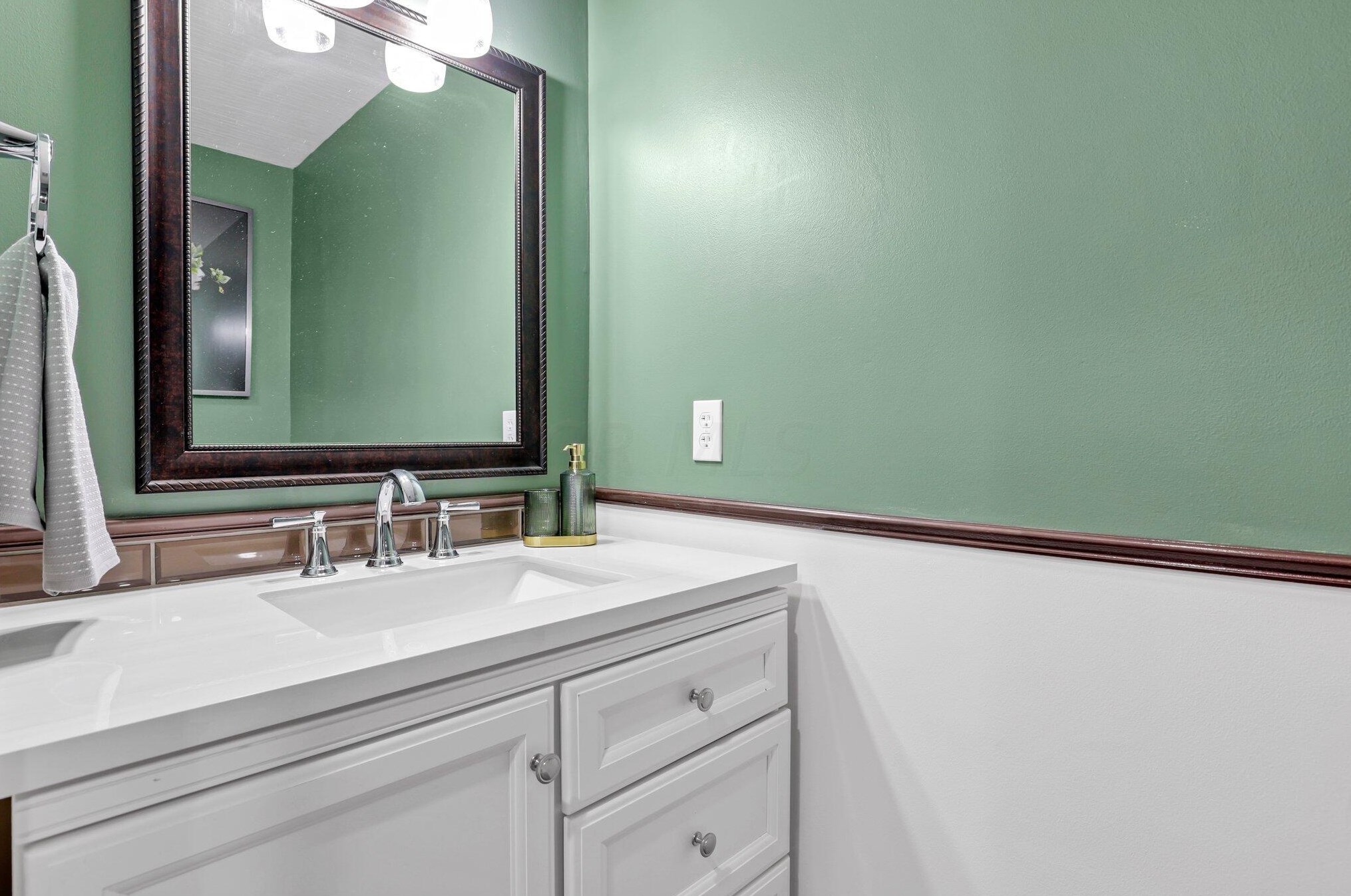 165 Frebis Ave, Columbus OH 43206-3725 exterior