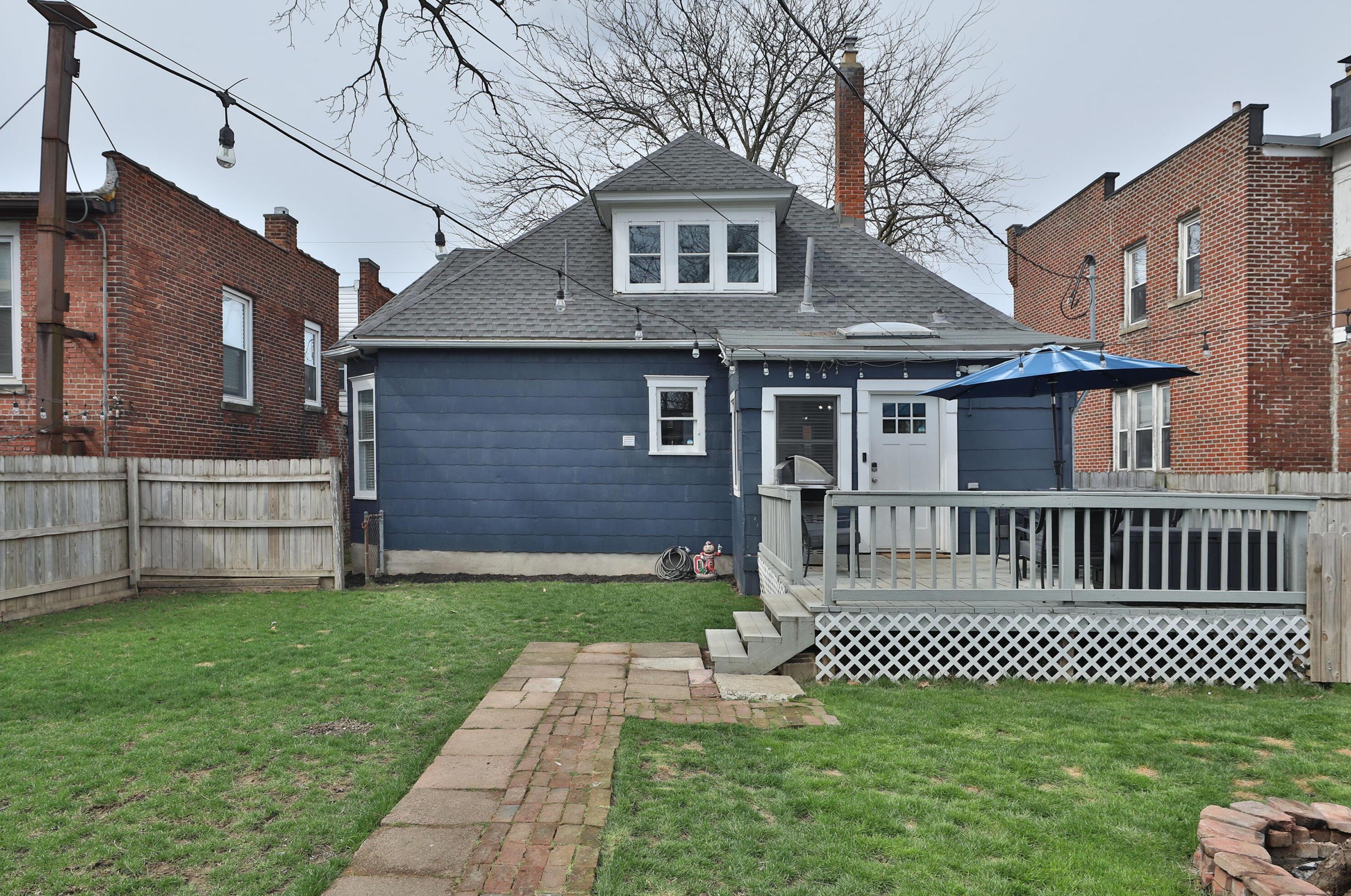 2346 Summit St, Columbus OH  43202-3112 exterior