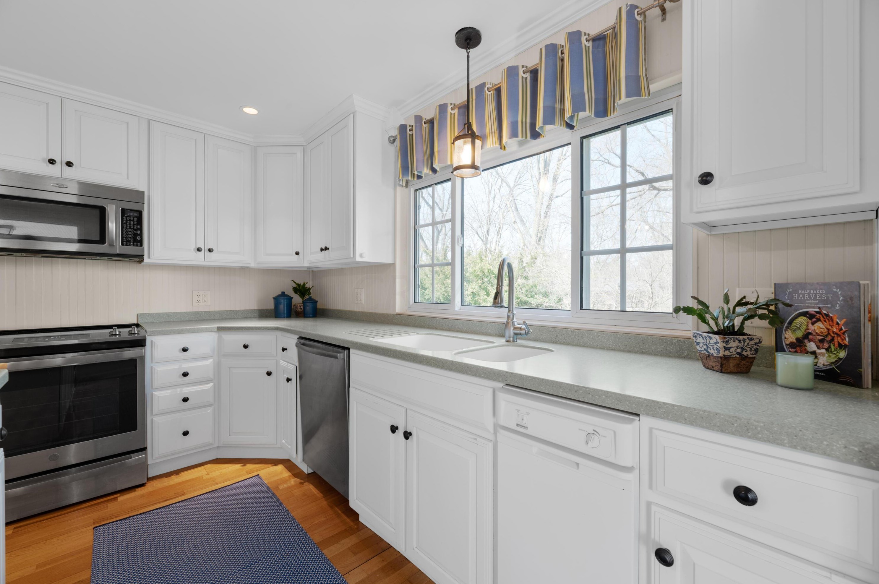 4248 Dublin Rd, Columbus OH 43221-5000 exterior