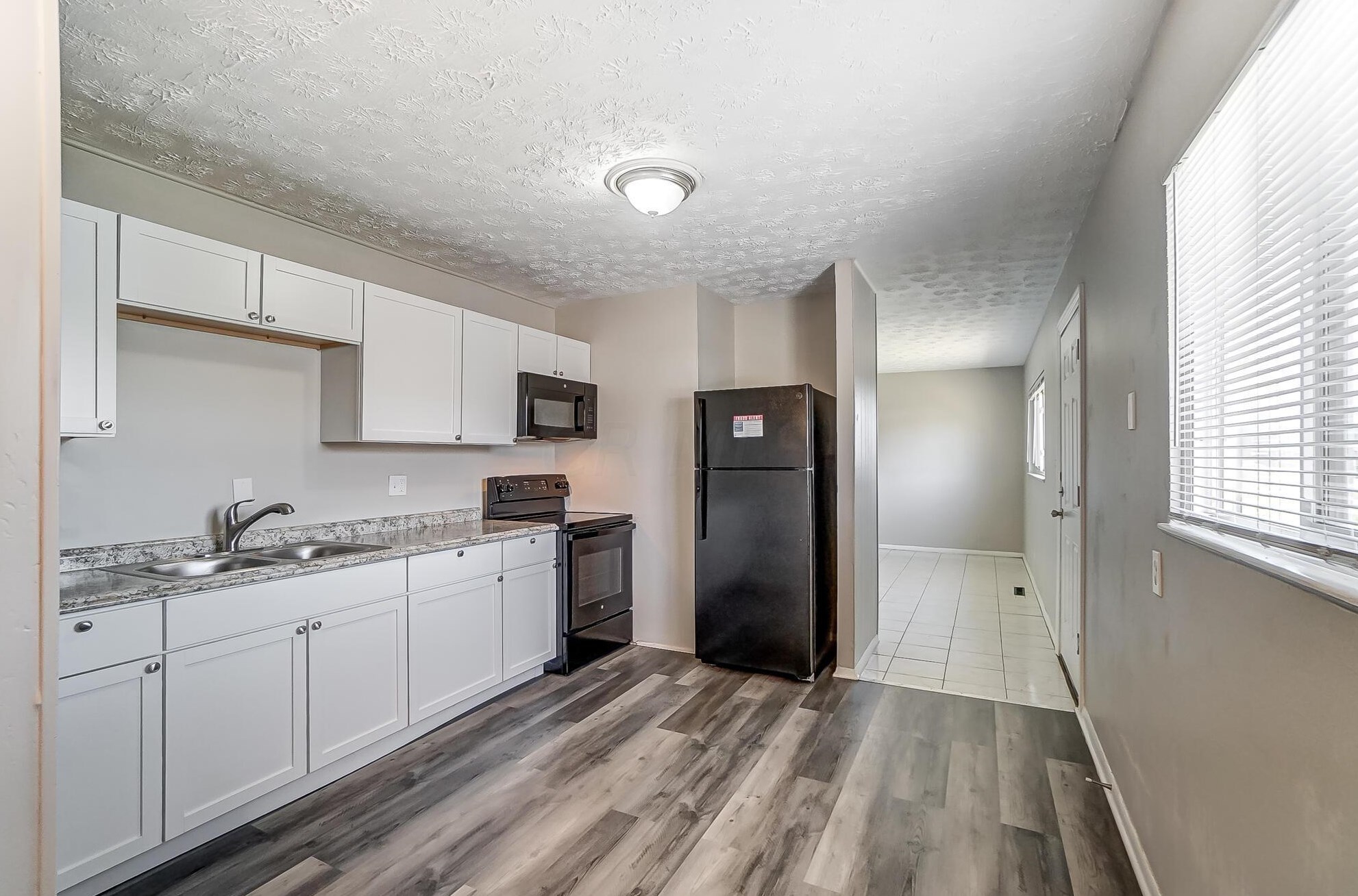 3044 Fairwood Ave, Columbus OH 43207-3273 exterior